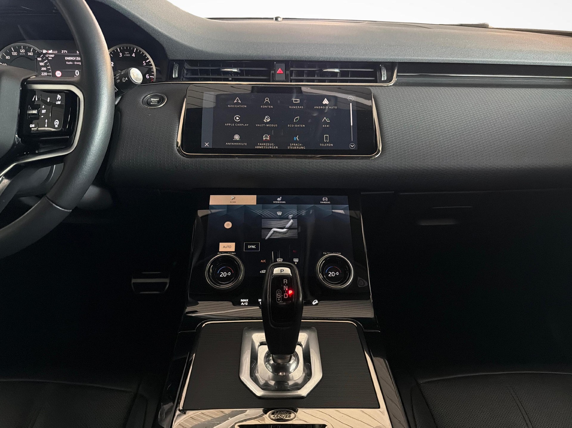 LAND ROVER Range Rover Evoque 1.5 T 300e R-Dynamic S Plug In Hybrid-image-15