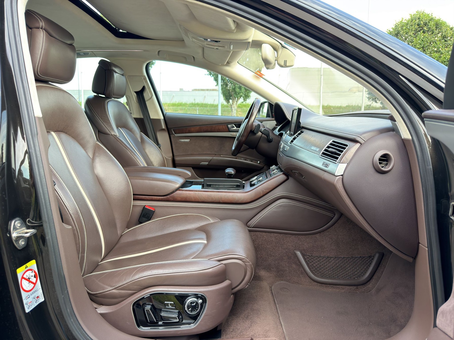 AUDI 4.2 V8 TDI quattro T-Tronic-image-3