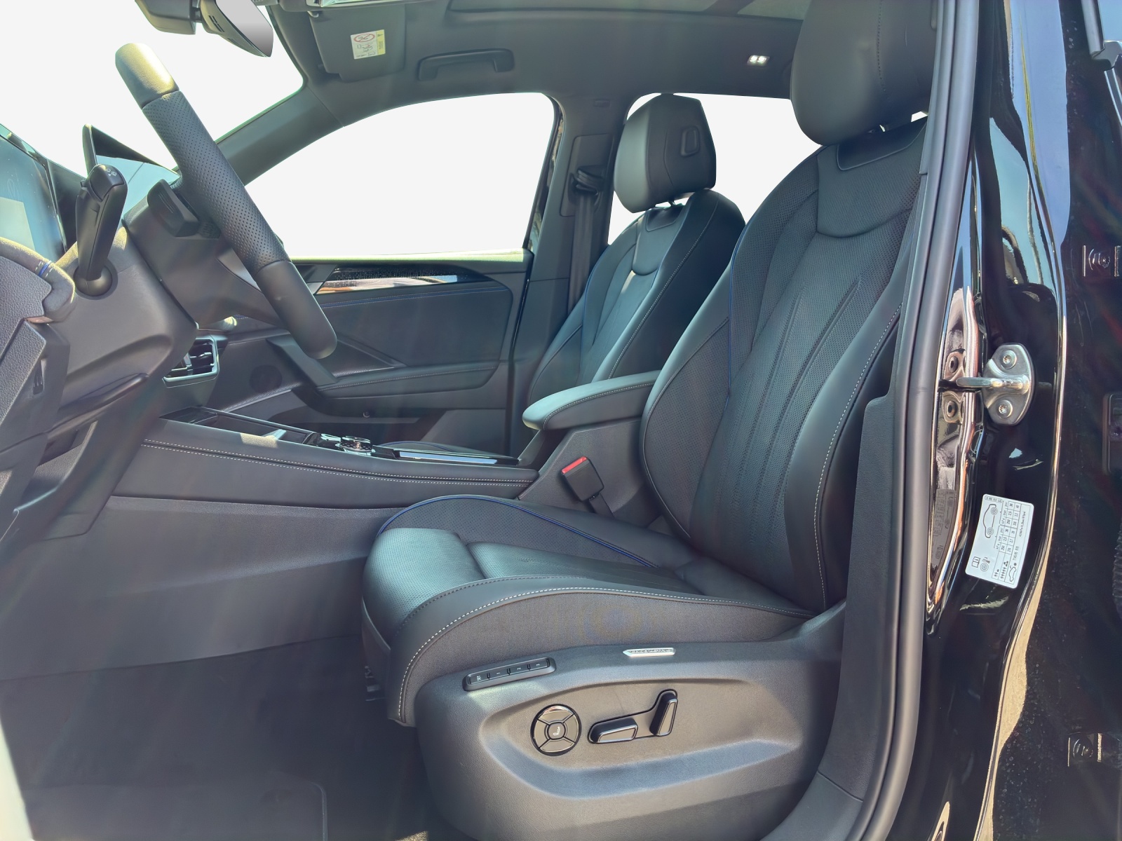 VW Tiguan 2.0 TSI DSG R-Line Plus 4Motion-image-7