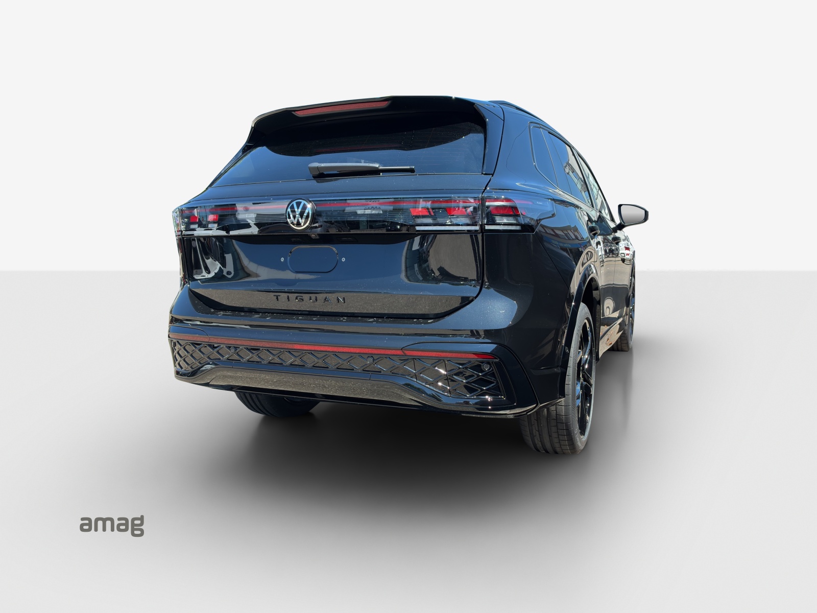 VW Tiguan 2.0 TSI DSG R-Line Plus 4Motion-image-4