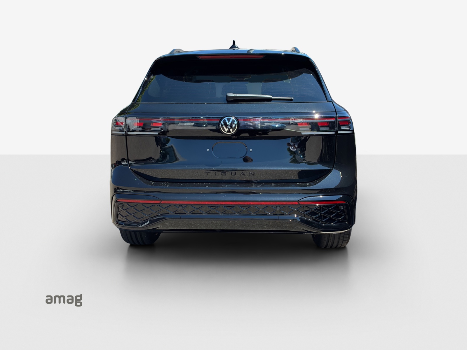 VW Tiguan 2.0 TSI DSG R-Line Plus 4Motion-image-3
