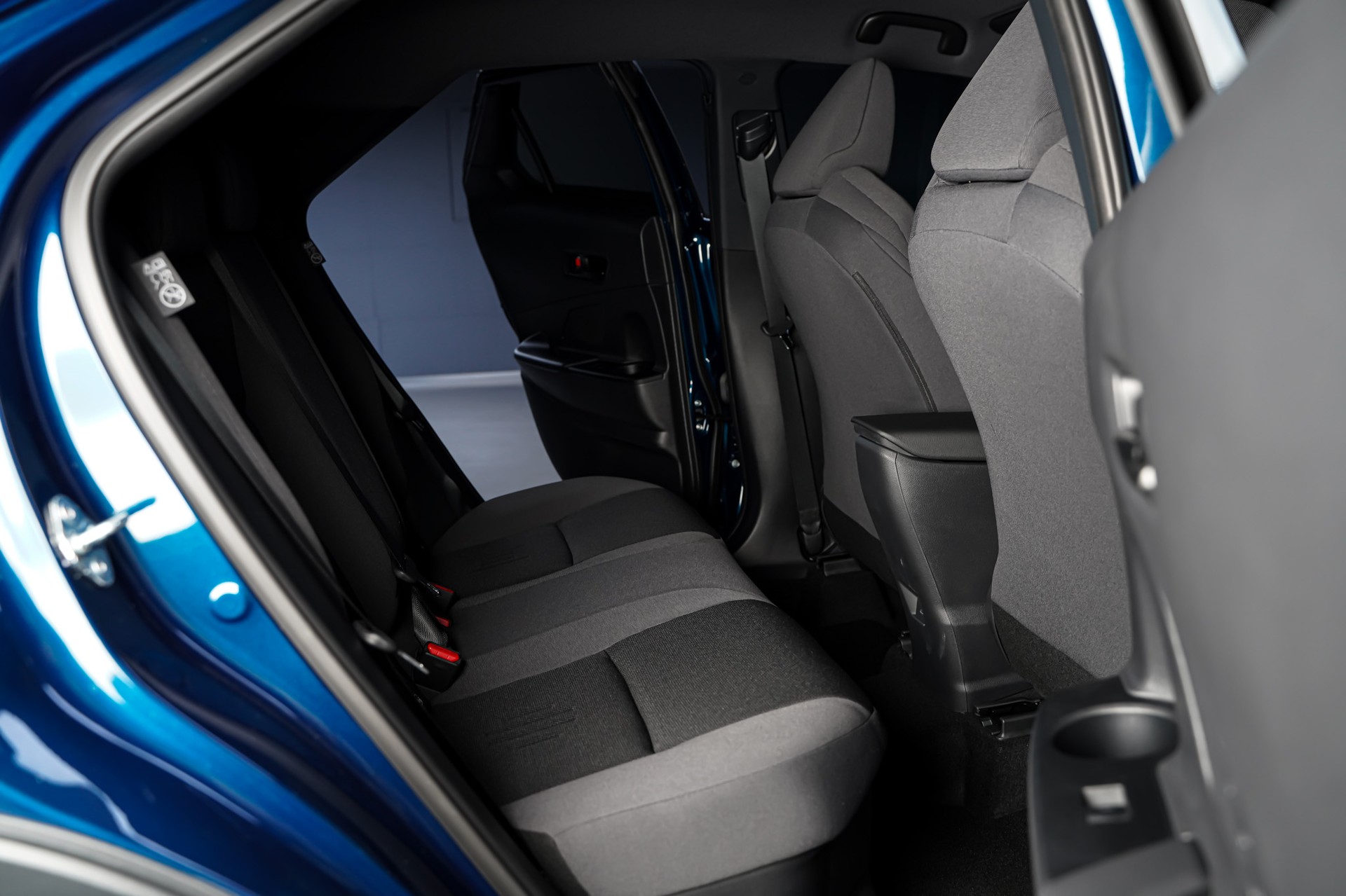 TOYOTA C-HR 2.0 HSD CVT Style 4WD-image-14