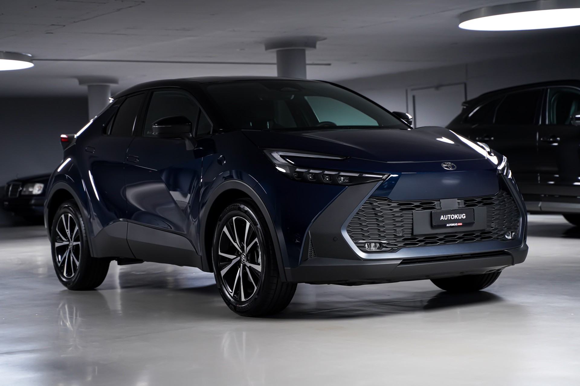 TOYOTA C-HR 2.0 HSD CVT Style 4WD-image-2