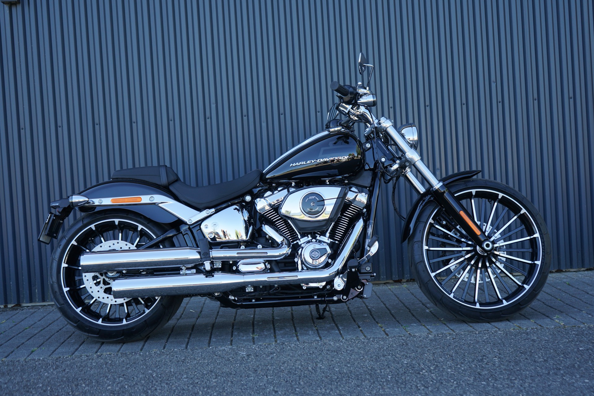 HARLEY-DAVIDSON FXBR Breakout 117ci