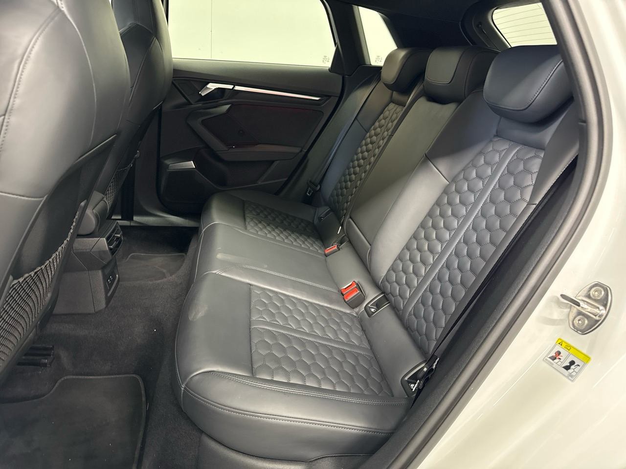 AUDI RS3 Sportback 2.5 TSI quattro S-tronic-image-13
