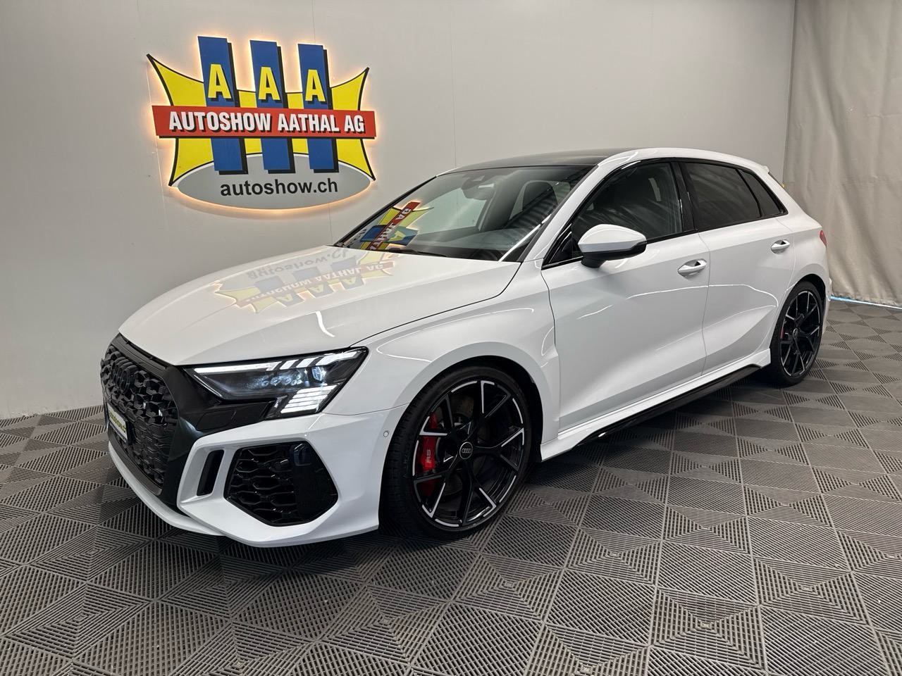 AUDI RS3 Sportback 2.5 TSI quattro S-tronic-image-0