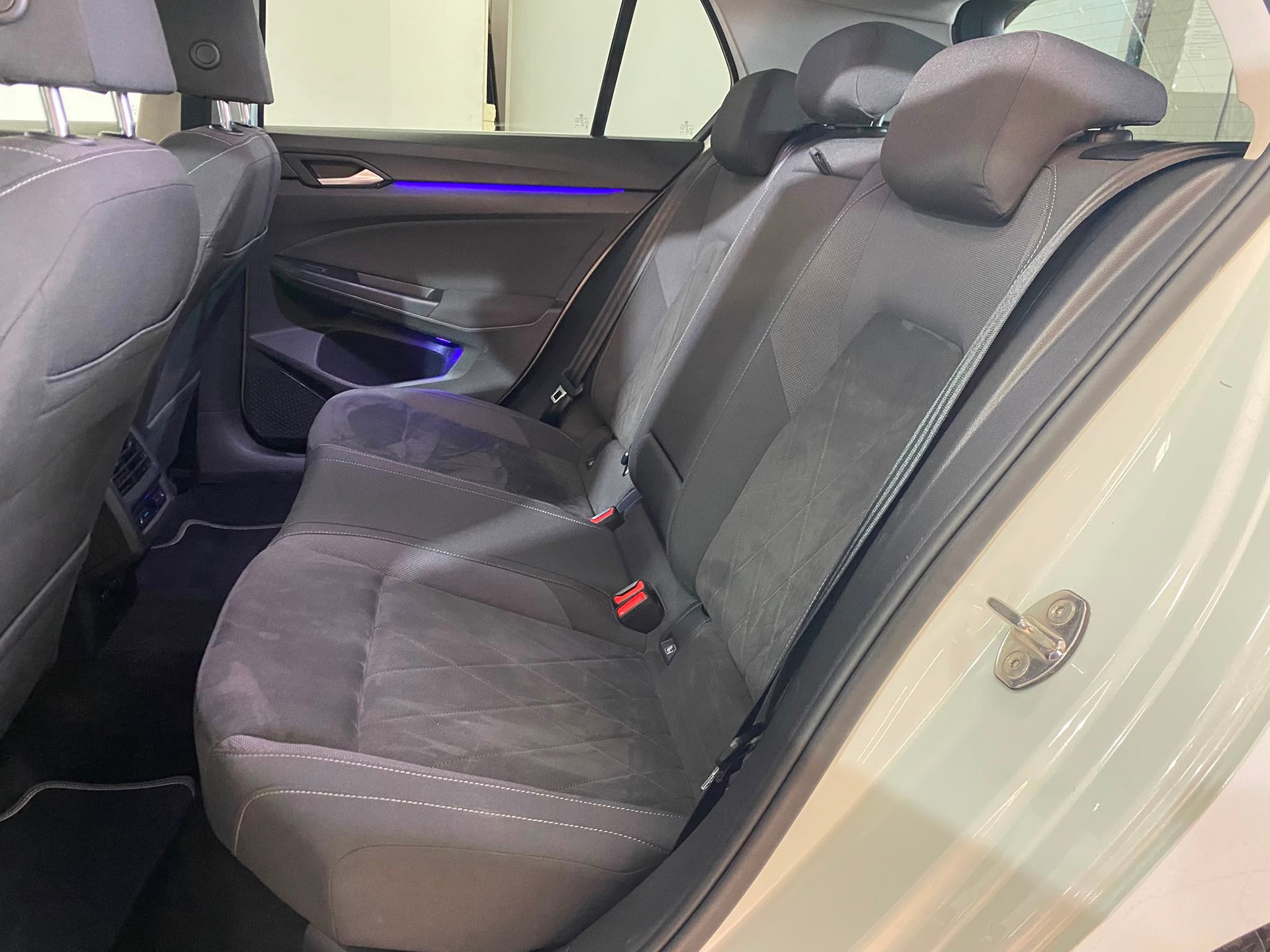 VW Golf 1.5 eTSI mHEV ACT Style DSG-image-9