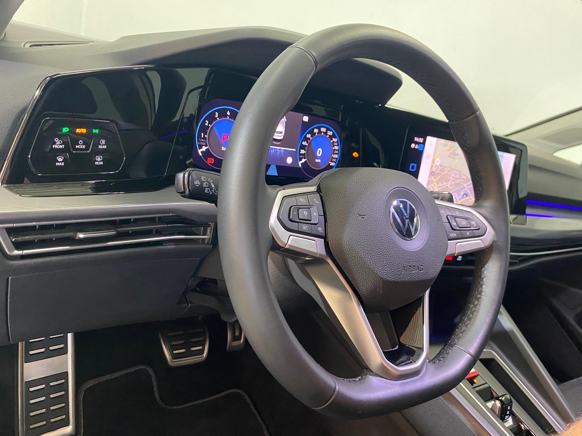 VW Golf 1.5 eTSI mHEV ACT Style DSG-image-5