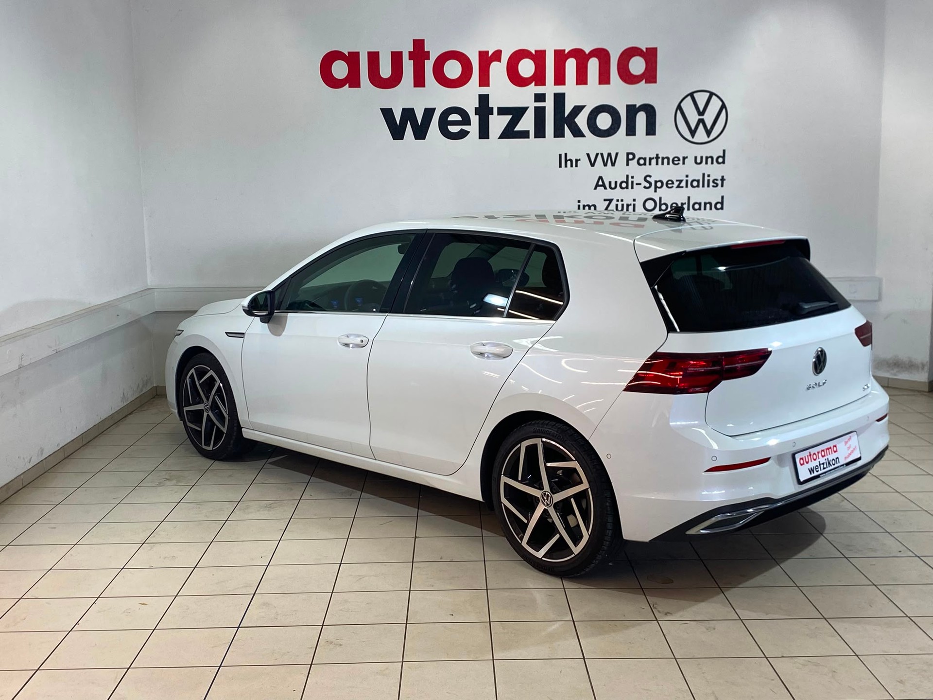 VW Golf 1.5 eTSI mHEV ACT Style DSG-image-2