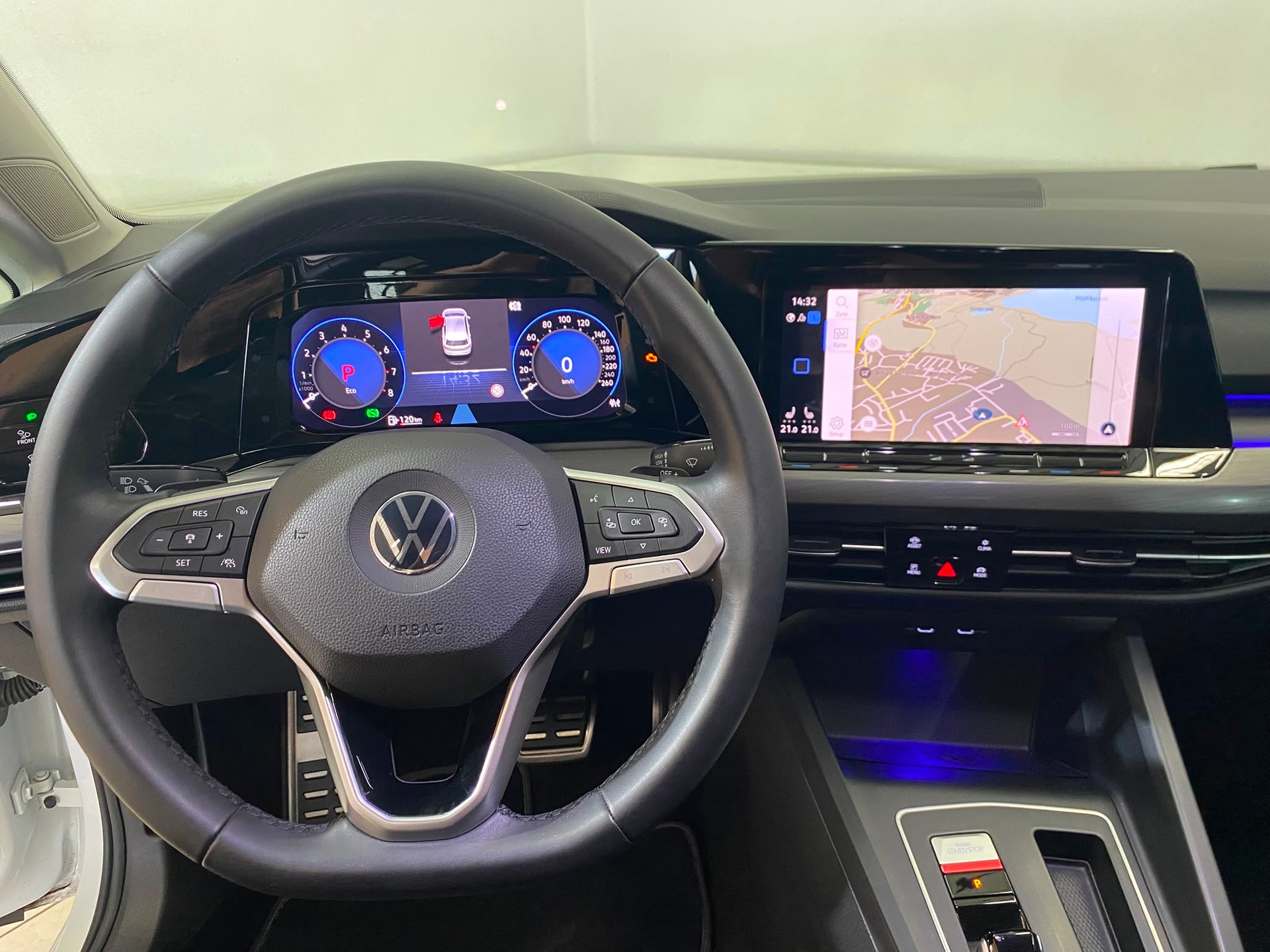 VW Golf 1.5 eTSI mHEV ACT Style DSG-image-6