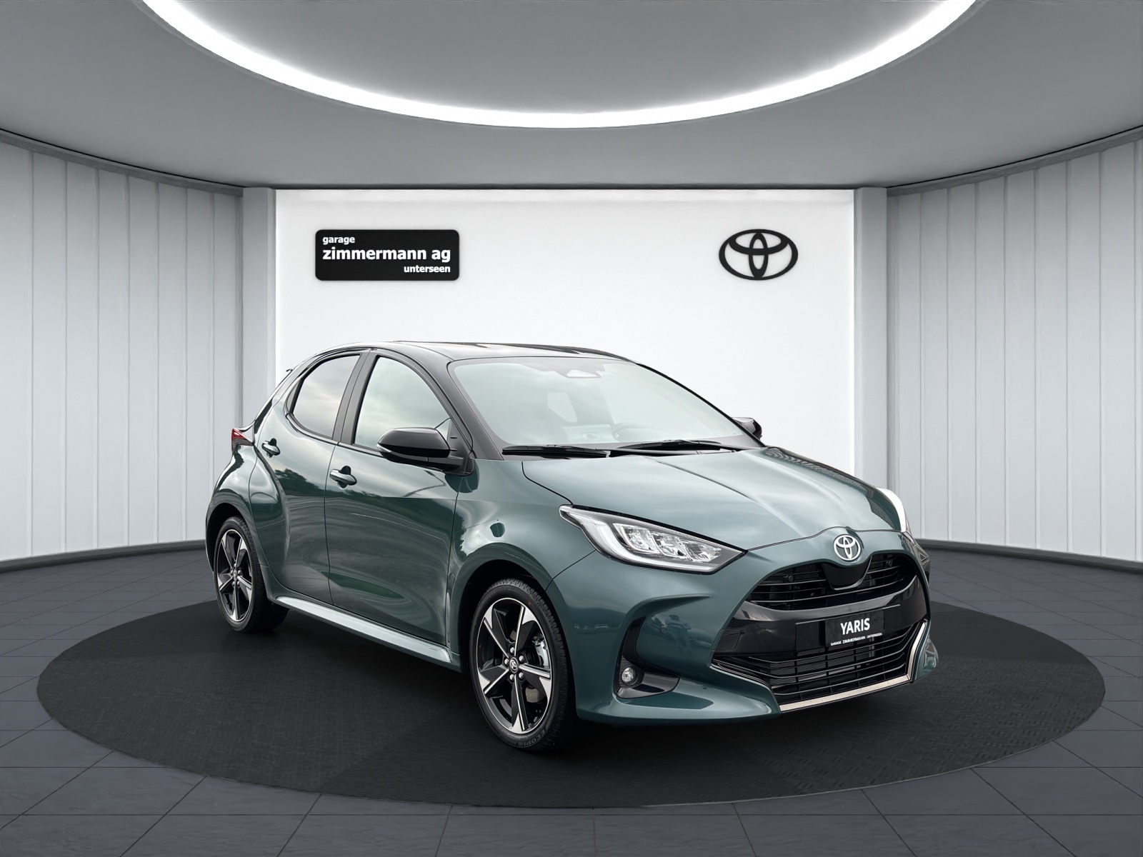TOYOTA Yaris 1.5 VVT-i HSD Premium-image-2