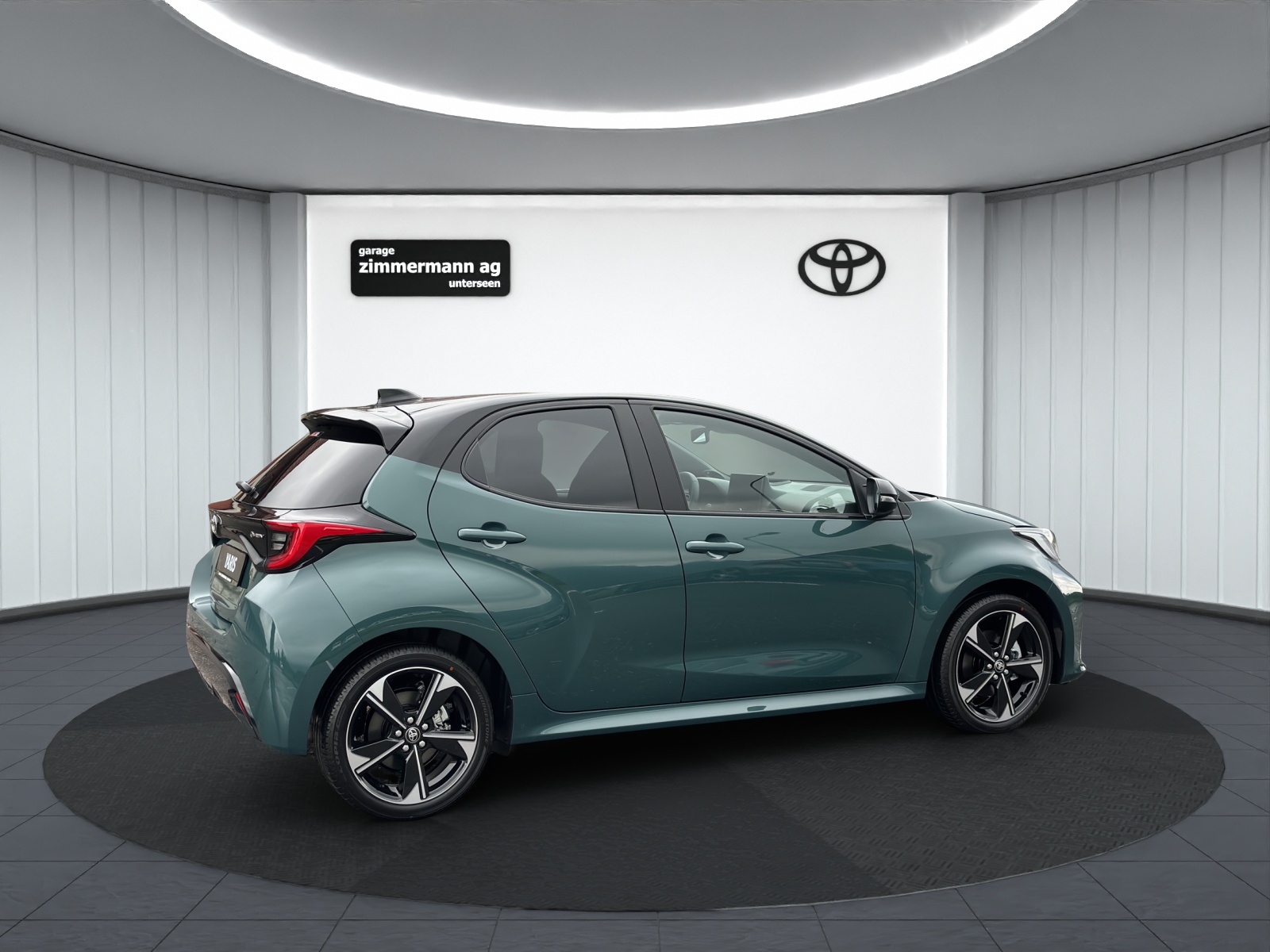 TOYOTA Yaris 1.5 VVT-i HSD Premium-image-5