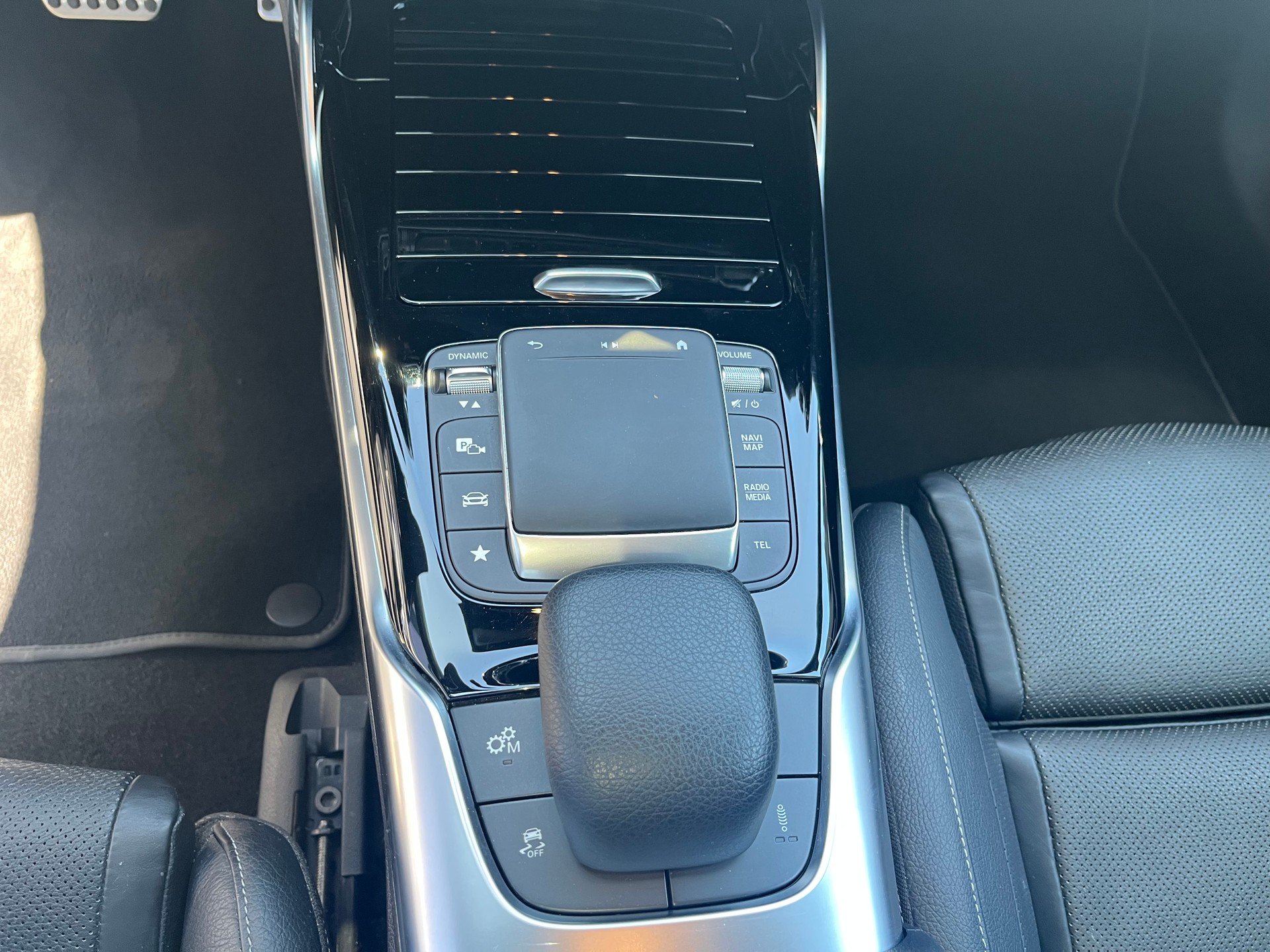 MERCEDES-BENZ CLA 35 AMG 4Matic 7G-DCT-image-12