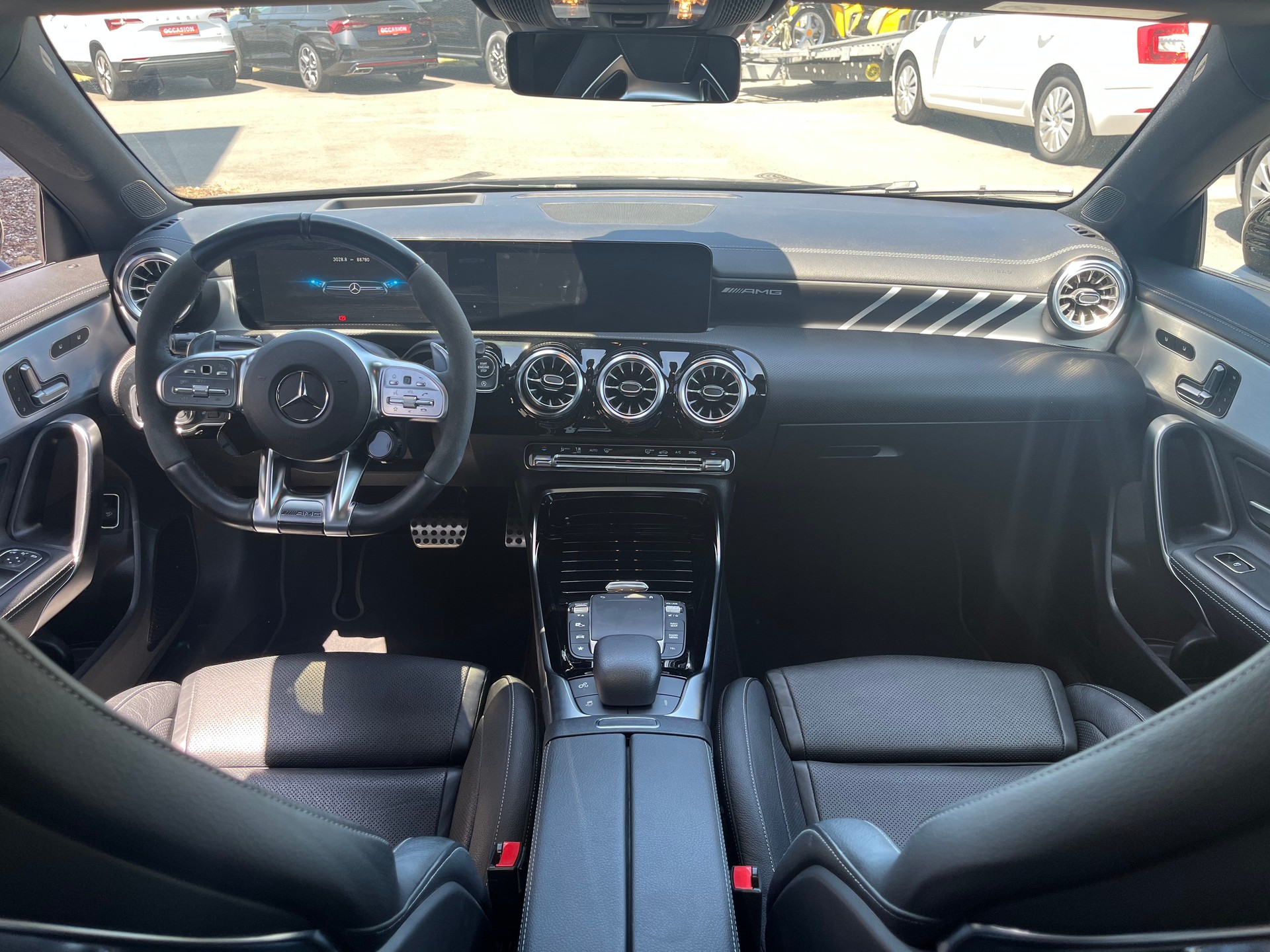 MERCEDES-BENZ CLA 35 AMG 4Matic 7G-DCT-image-9