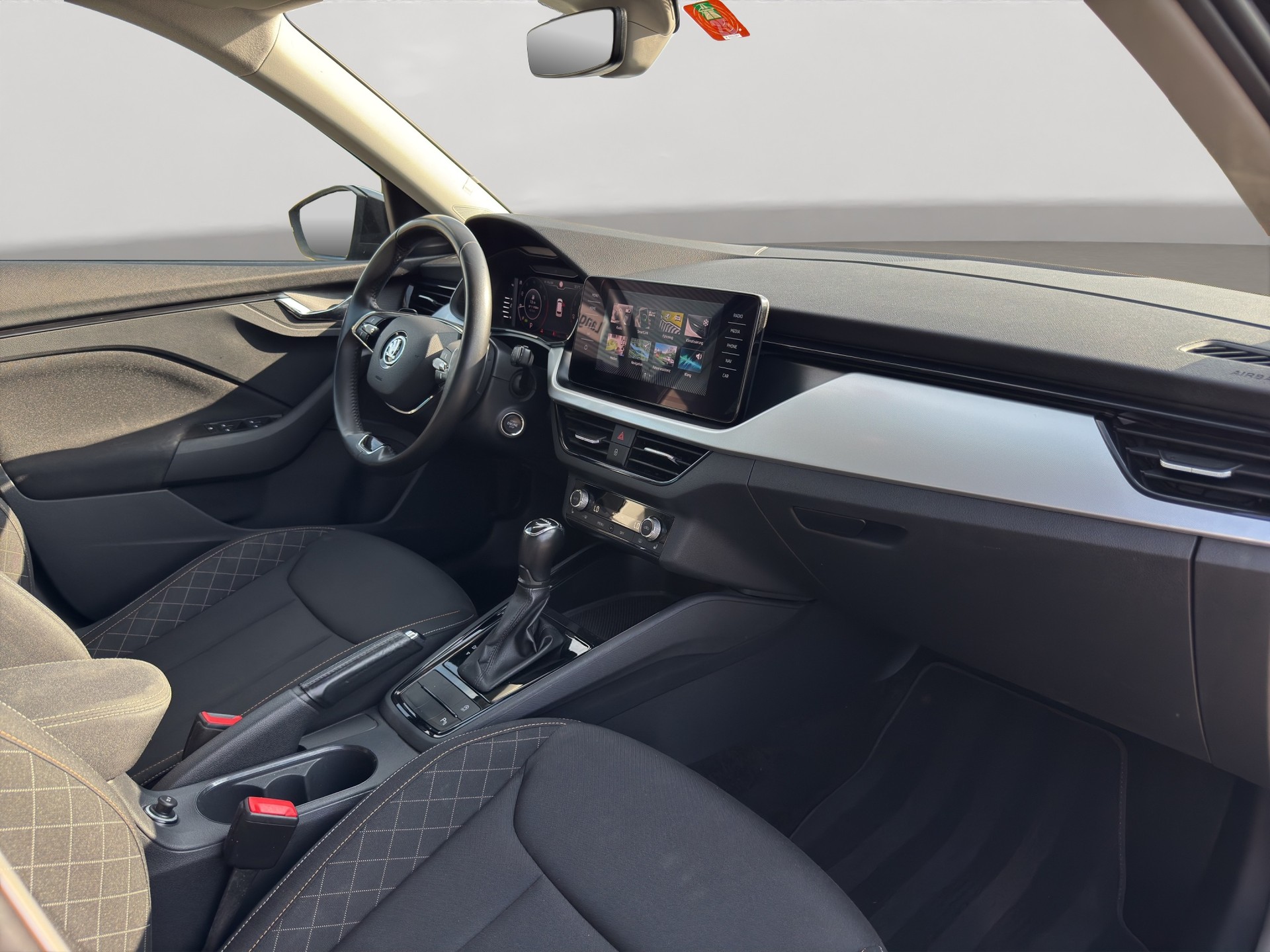 SKODA Kamiq 1.0 TSI Ambition DSG-image-12