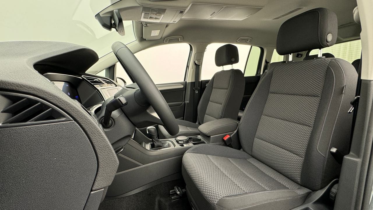 VW Touran 1.5 TSI EVO Limited-image-4