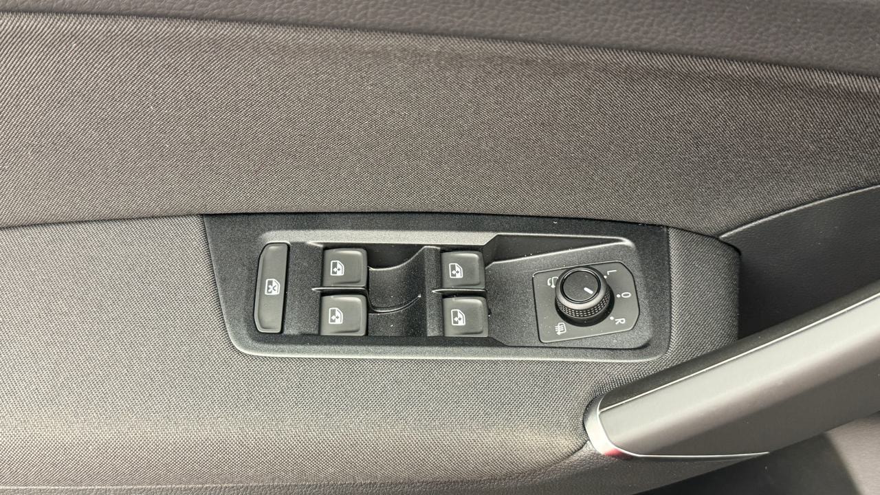 VW Touran 1.5 TSI EVO Limited-image-8