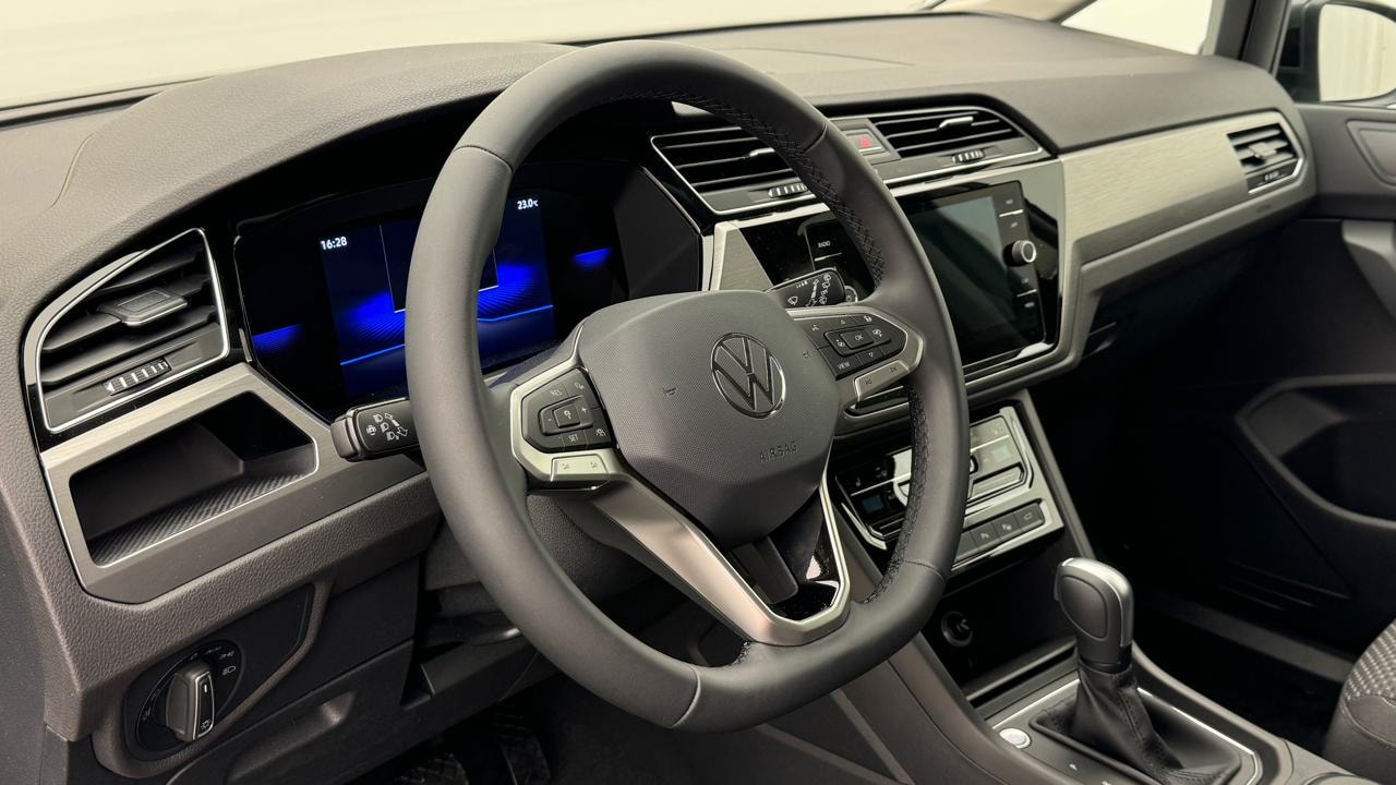 VW Touran 1.5 TSI EVO Limited-image-6
