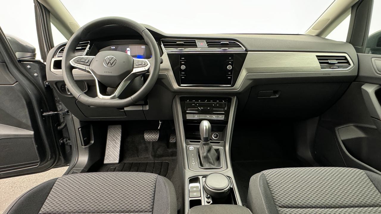 VW Touran 1.5 TSI EVO Limited-image-5