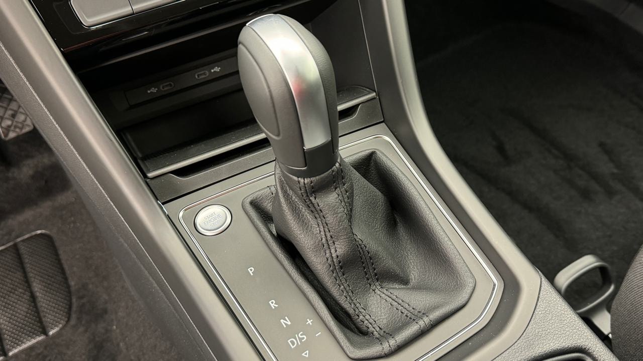 VW Touran 1.5 TSI EVO Limited-image-10