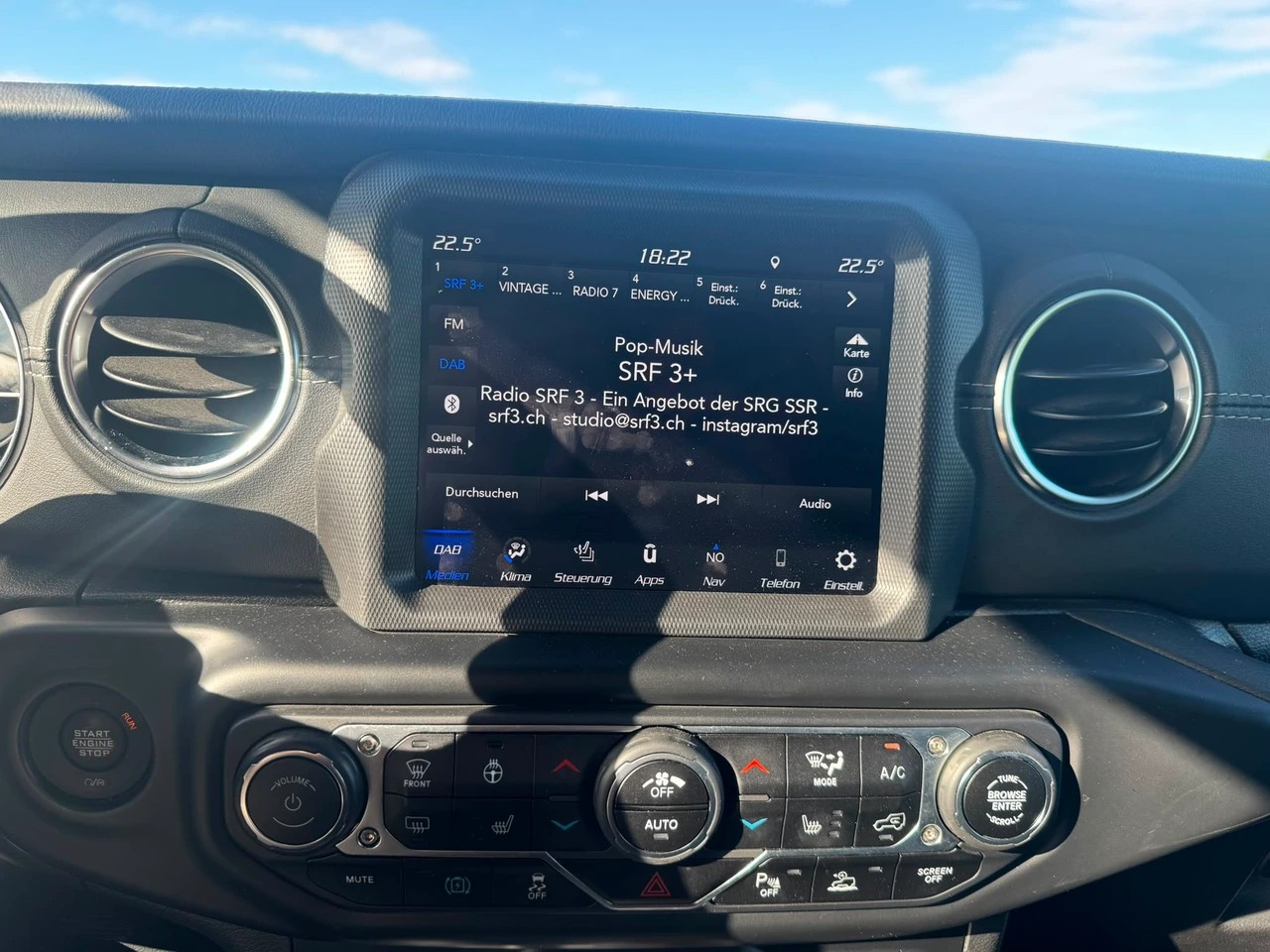 JEEP Wrangler 2.0 PHEV Unlimited Rubicon DT Automatic Sky One Touch-image-11
