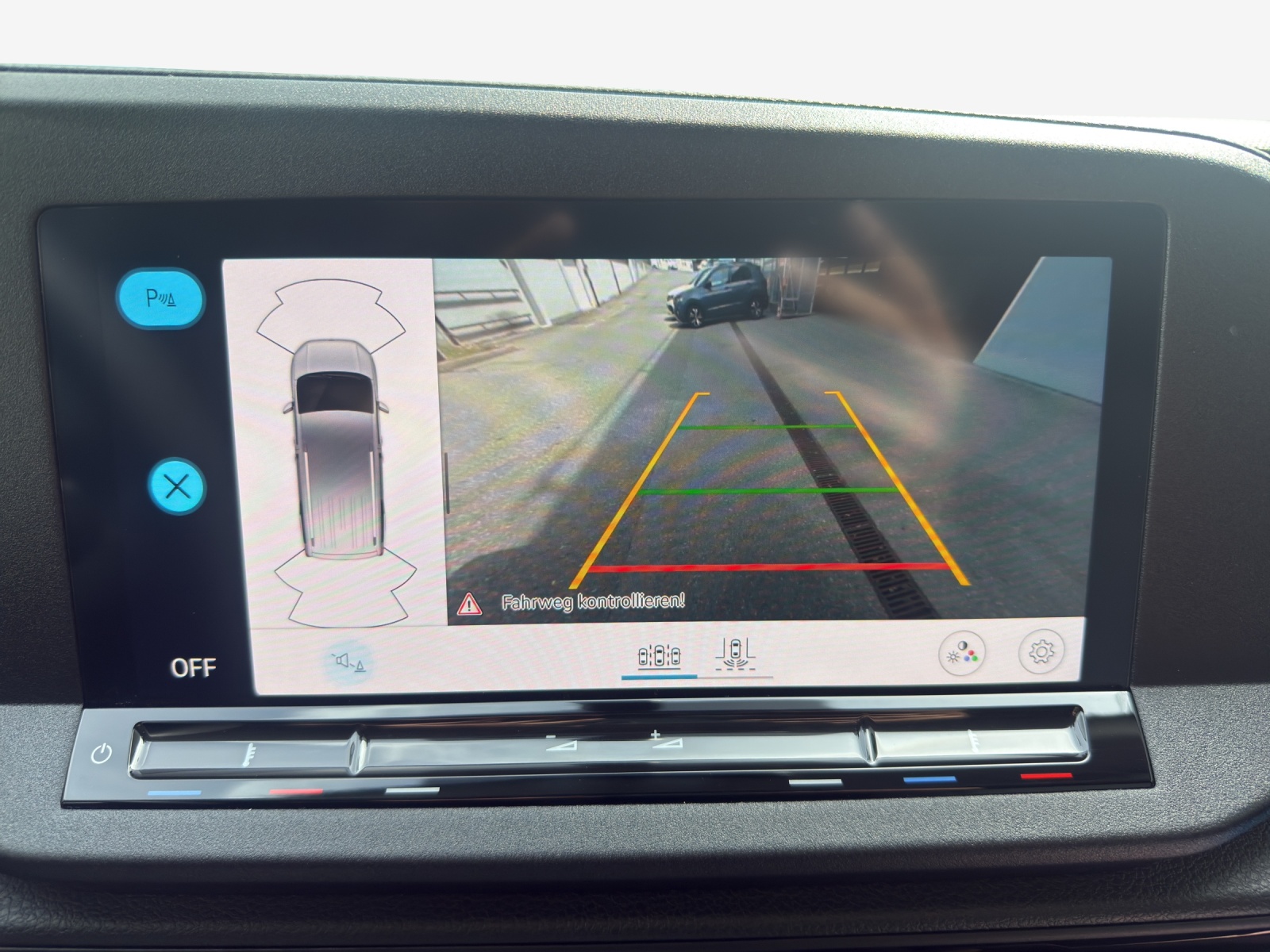 VW Caddy Cargo 2.0TDI Maxi 4Motion-image-15