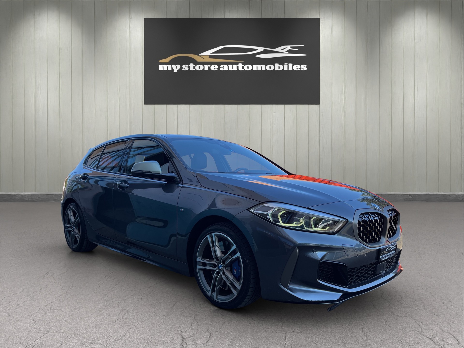 BMW M135i xDrive Steptronic-image-2
