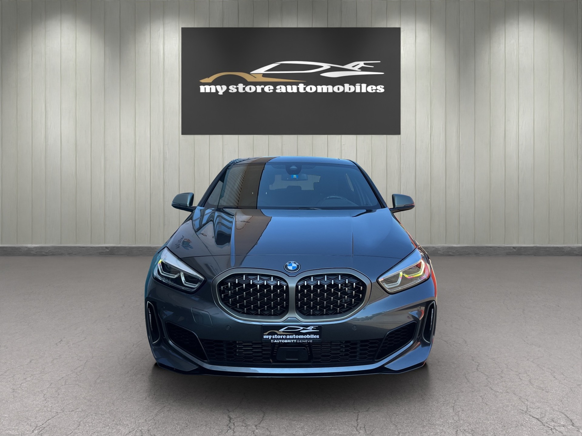 BMW M135i xDrive Steptronic-image-1