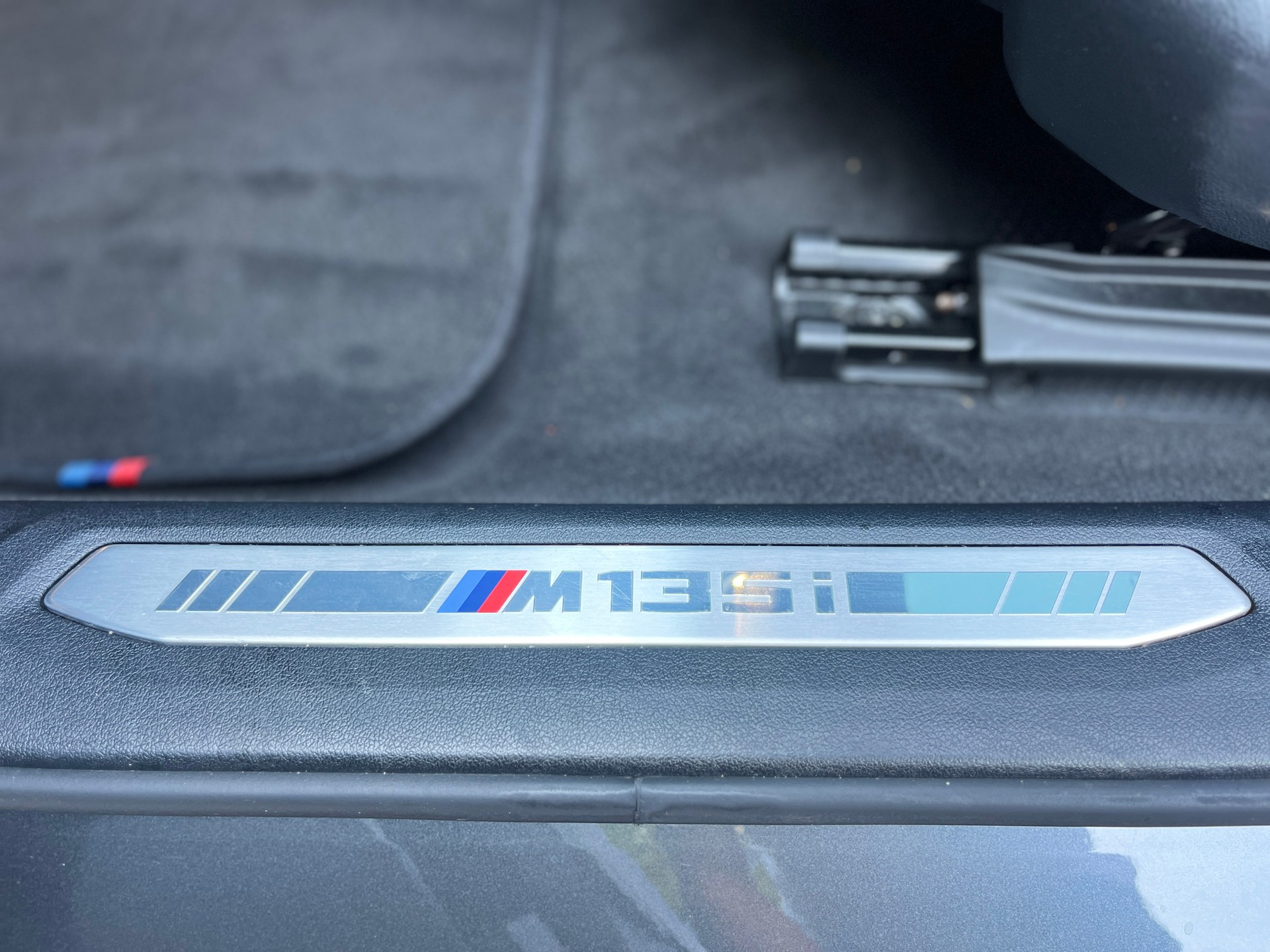 BMW M135i xDrive Steptronic-image-17