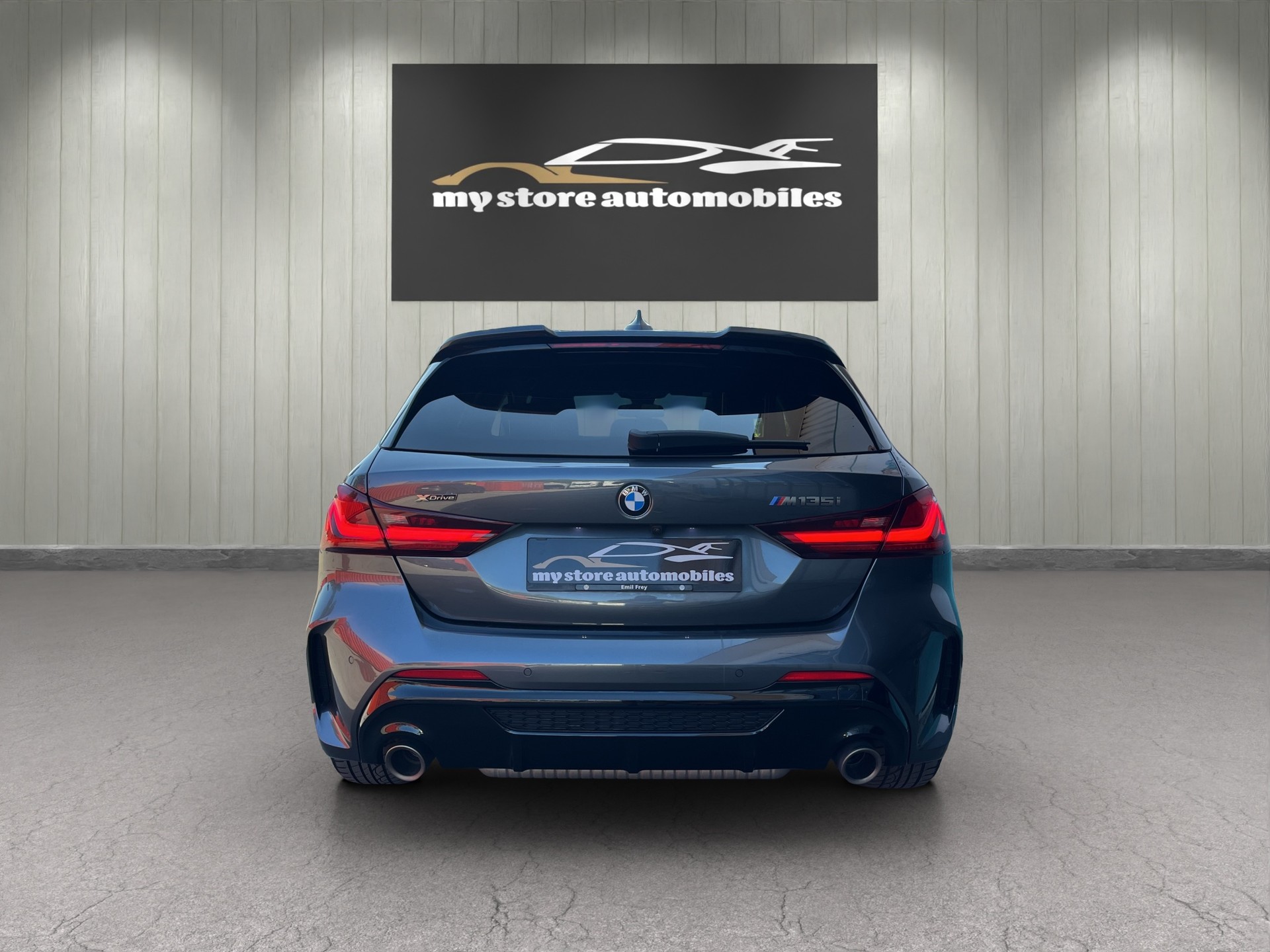 BMW M135i xDrive Steptronic-image-6