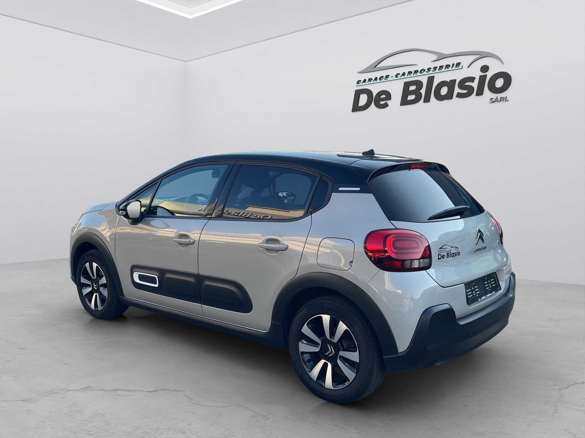 CITROEN C3 1.2i PureTech Swiss Edition EAT6-image-4