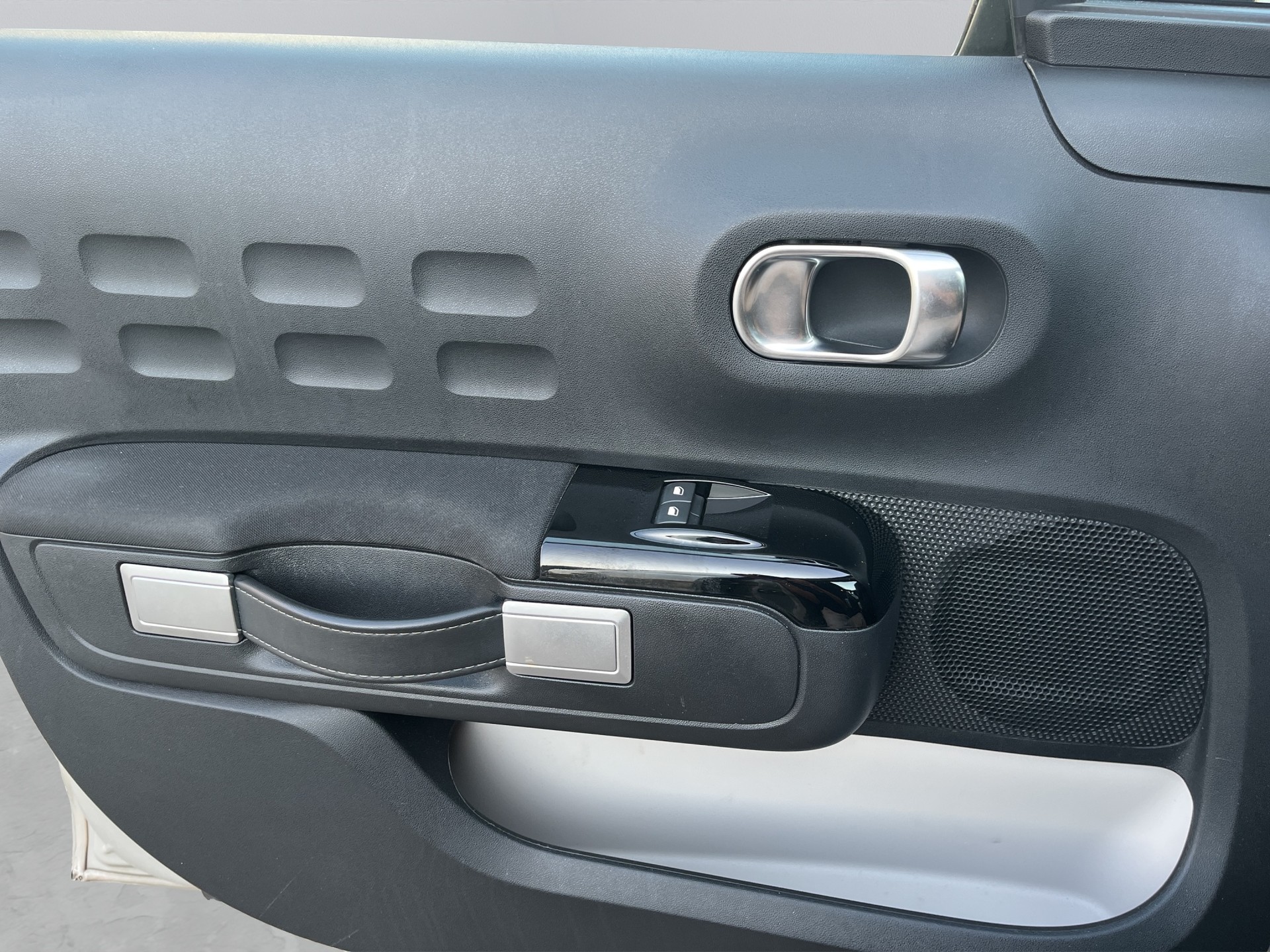 CITROEN C3 1.2i PureTech Swiss Edition EAT6-image-11