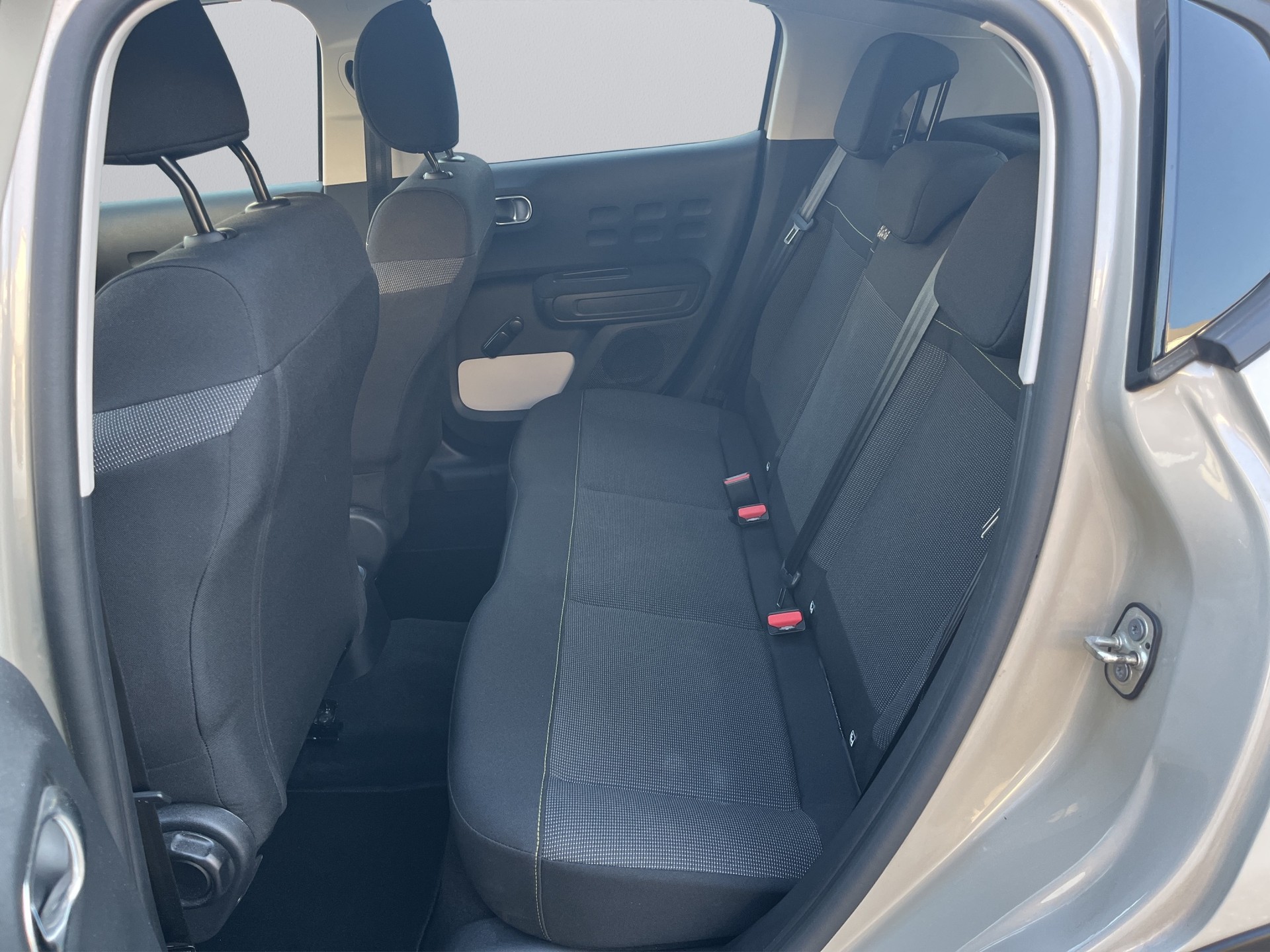CITROEN C3 1.2i PureTech Swiss Edition EAT6-image-12