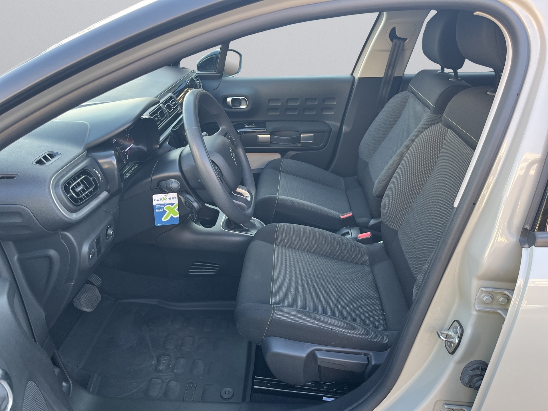 CITROEN C3 1.2i PureTech Swiss Edition EAT6-image-8