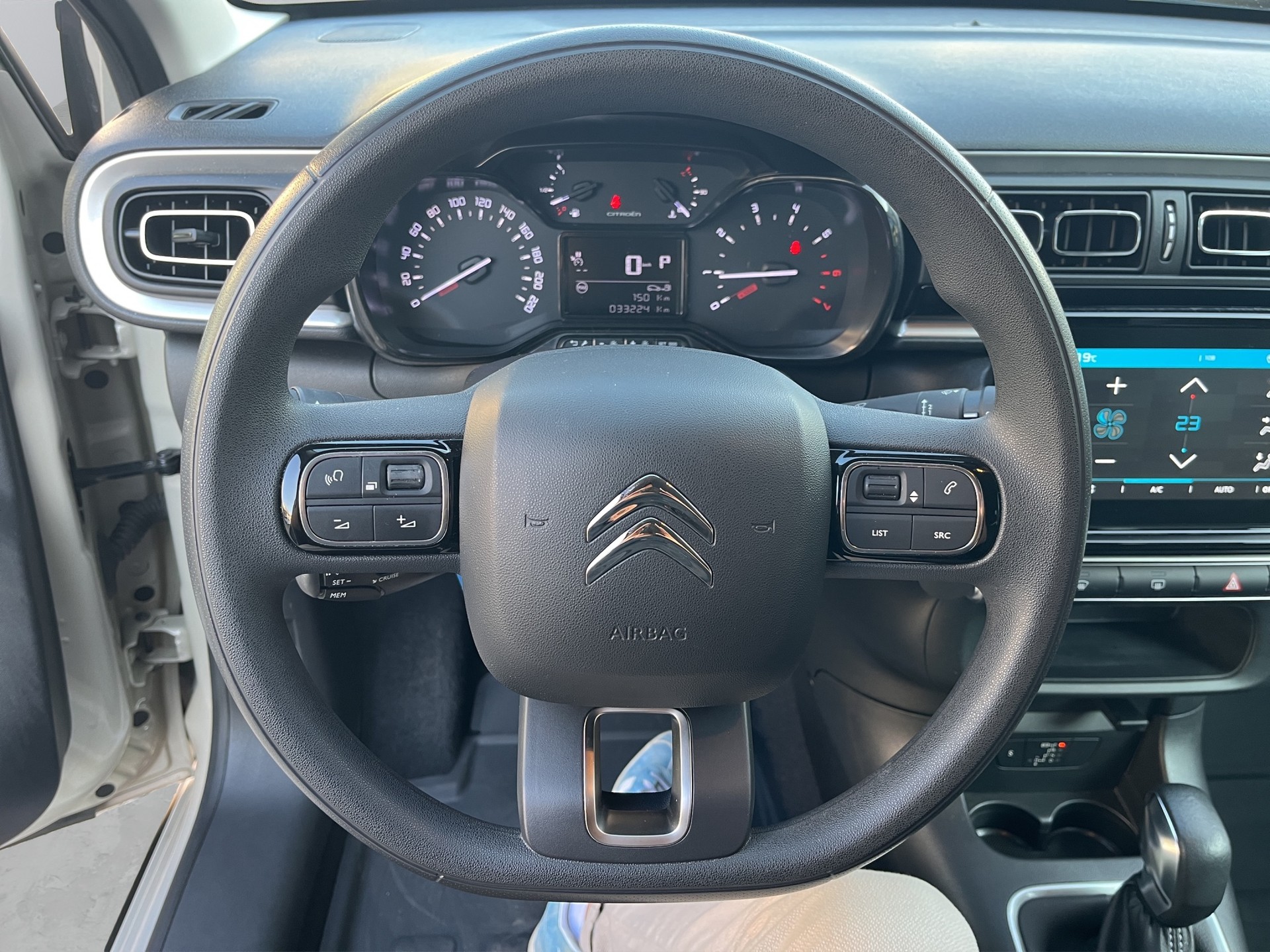 CITROEN C3 1.2i PureTech Swiss Edition EAT6-image-9