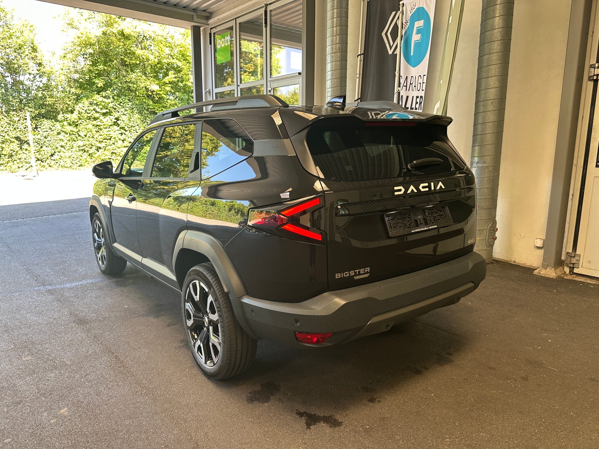 DACIA Bigster 1.2 Hybrid Journey 4WD-image-2