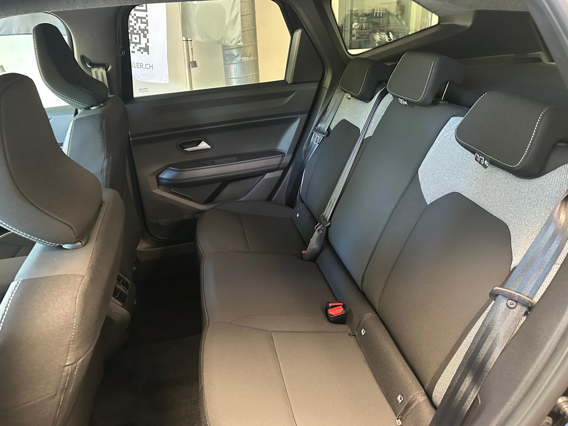 DACIA Bigster 1.2 Hybrid Journey 4WD-image-10