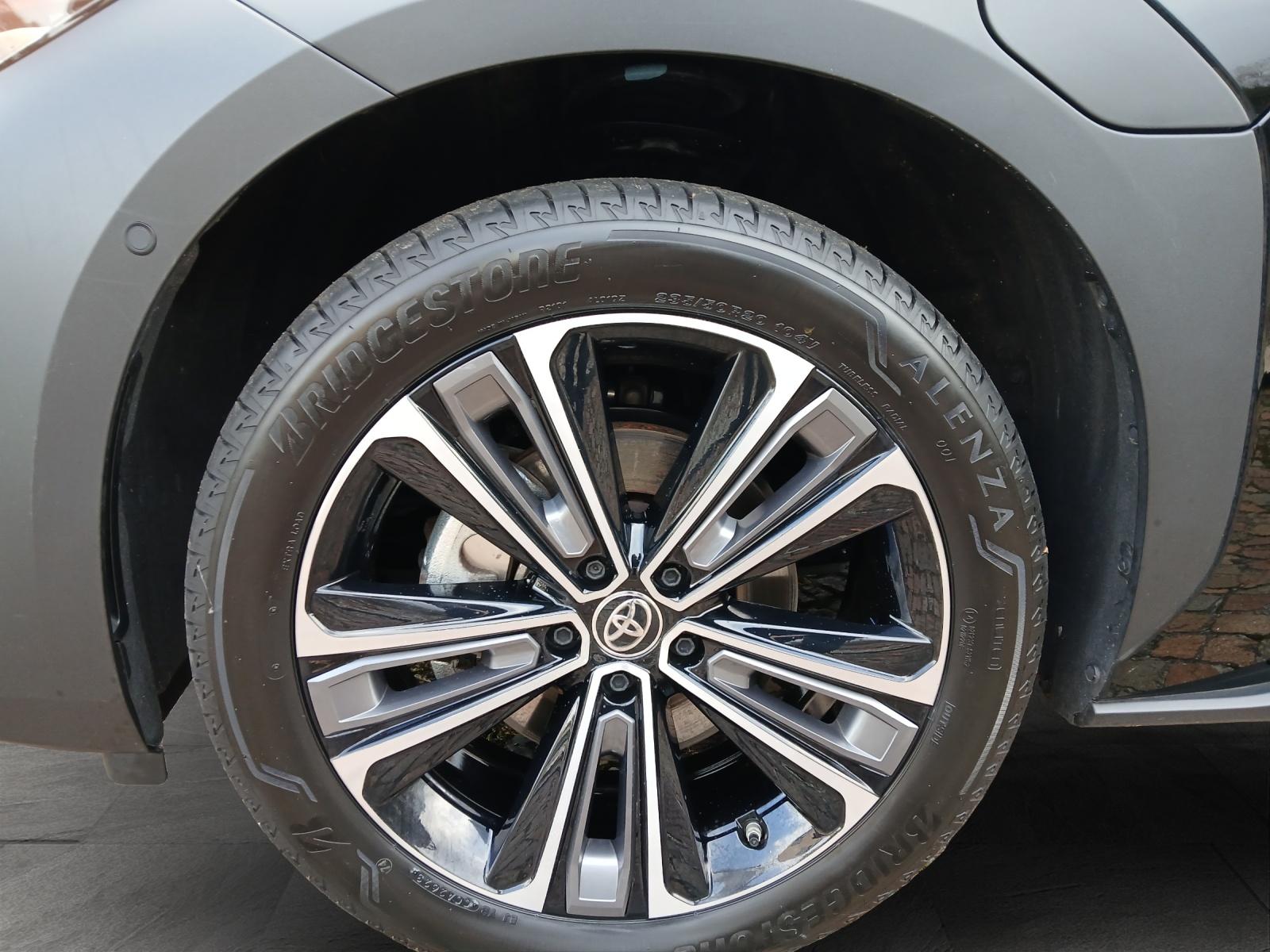 TOYOTA 11 kW Premium AWD-image-15