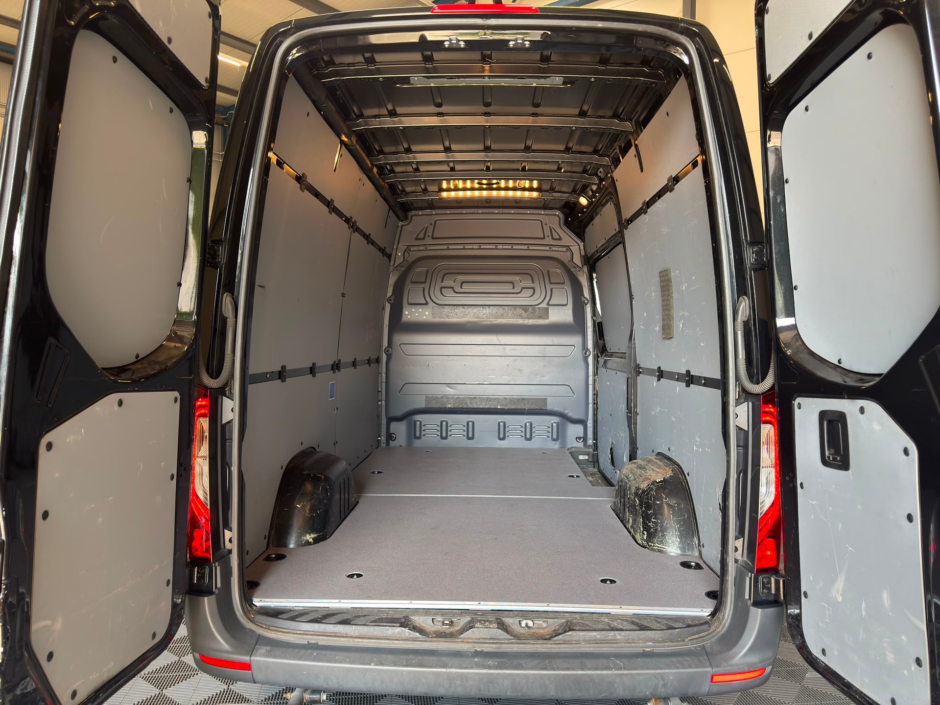 MERCEDES-BENZ Sprinter 317 Kaw. 3665 S 2.0 CDI 170 Pro-image-8
