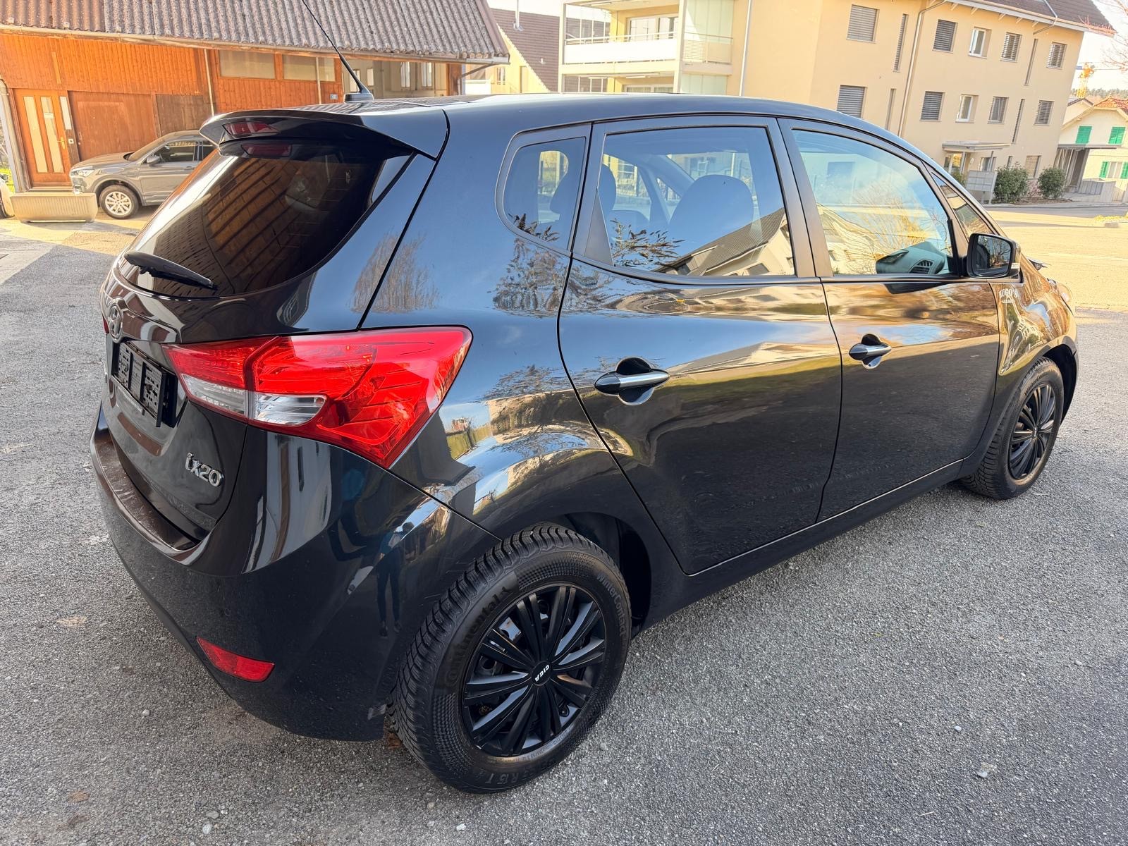 HYUNDAI iX20 1.6 Style Automatic-image-4
