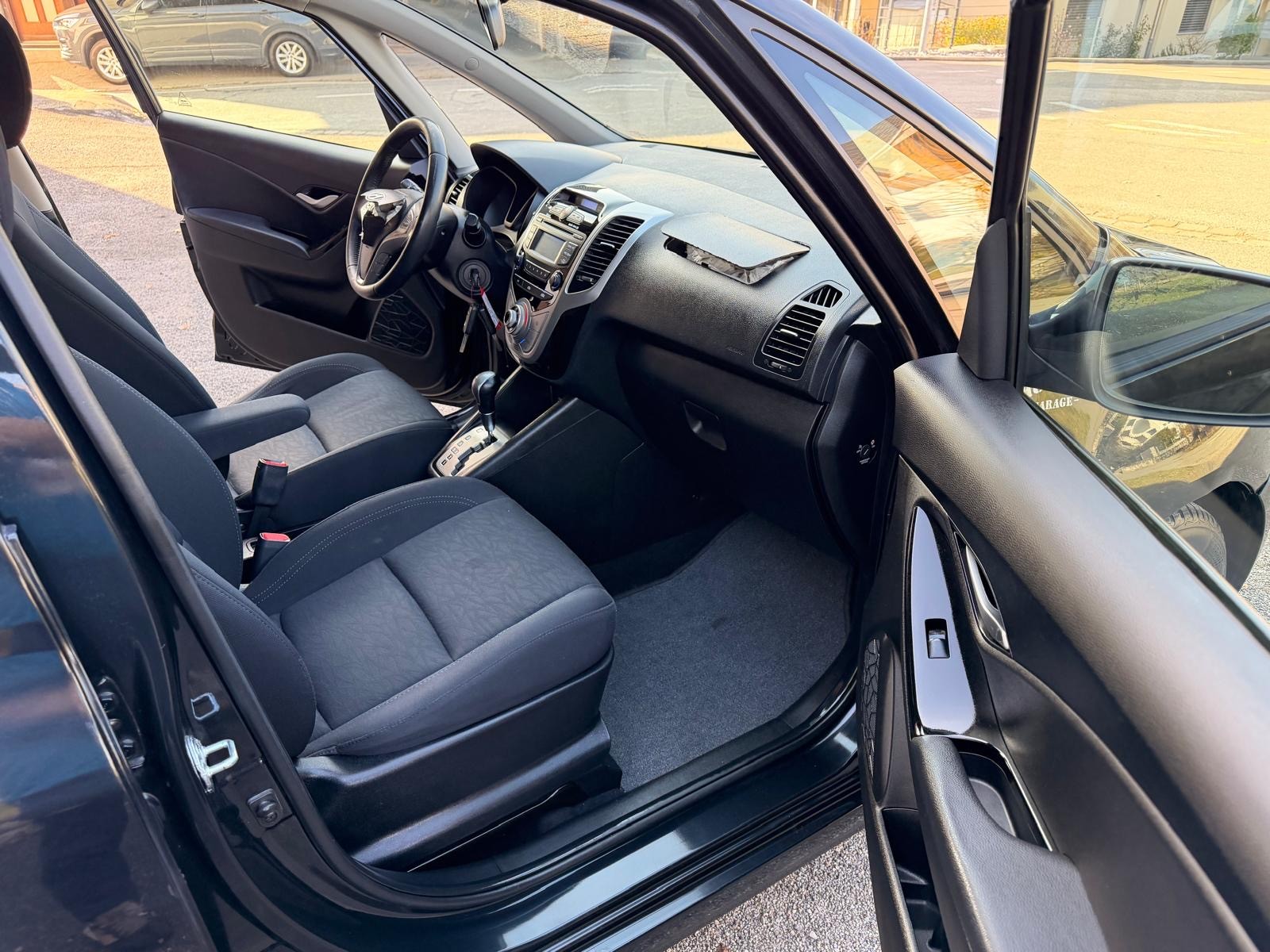 HYUNDAI iX20 1.6 Style Automatic-image-13