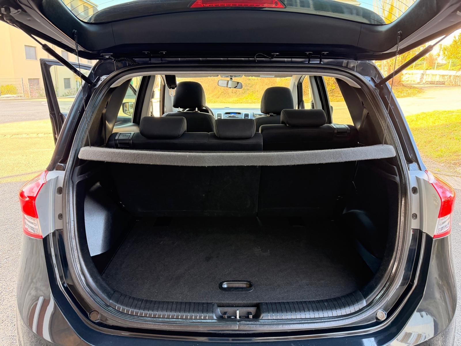 HYUNDAI iX20 1.6 Style Automatic-image-11