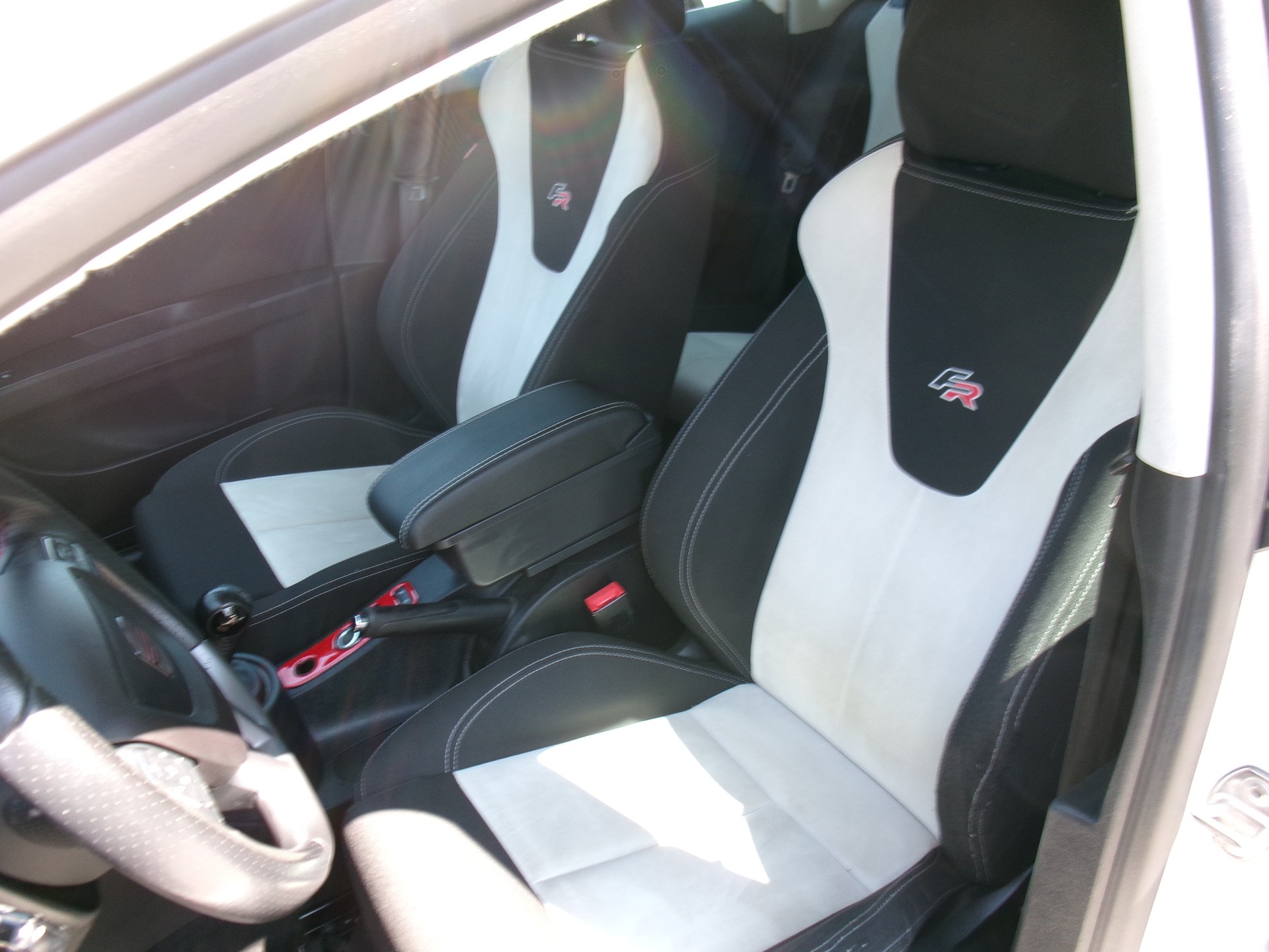 SEAT Leon 2.0 TDI FR-image-2
