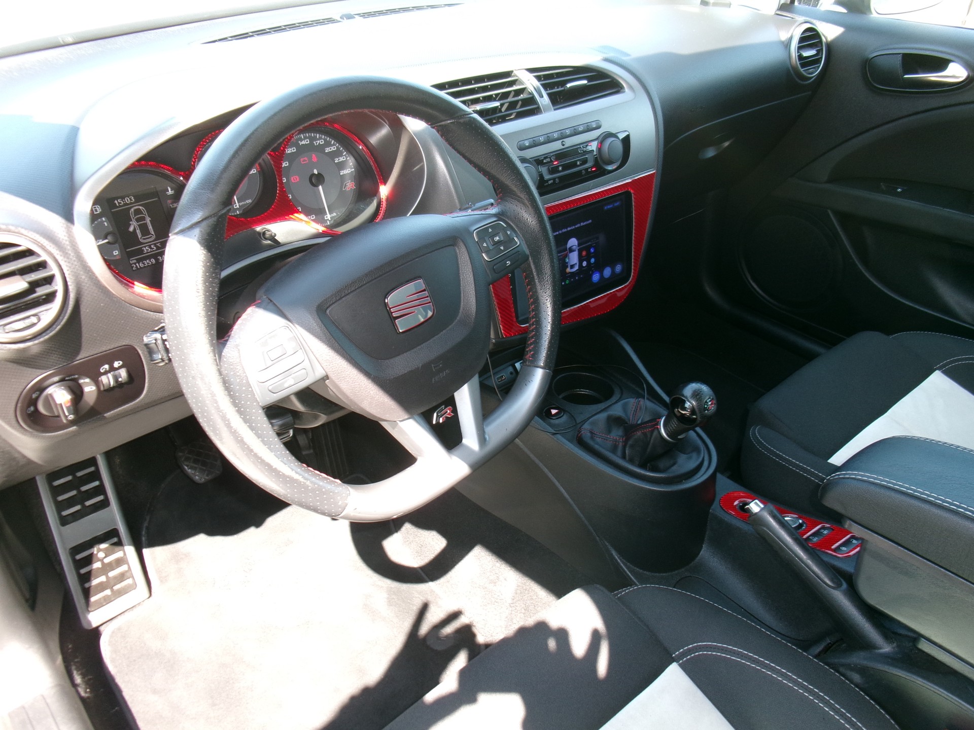SEAT Leon 2.0 TDI FR-image-1