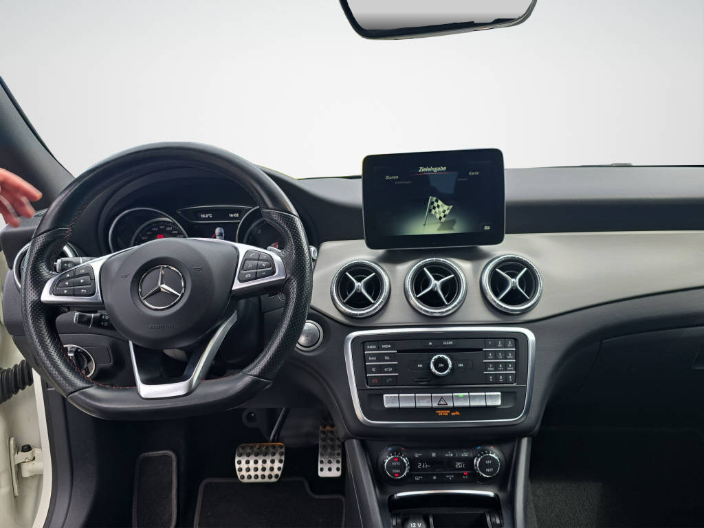 MERCEDES-BENZ CLA 200 d Shooting Brake-image-13