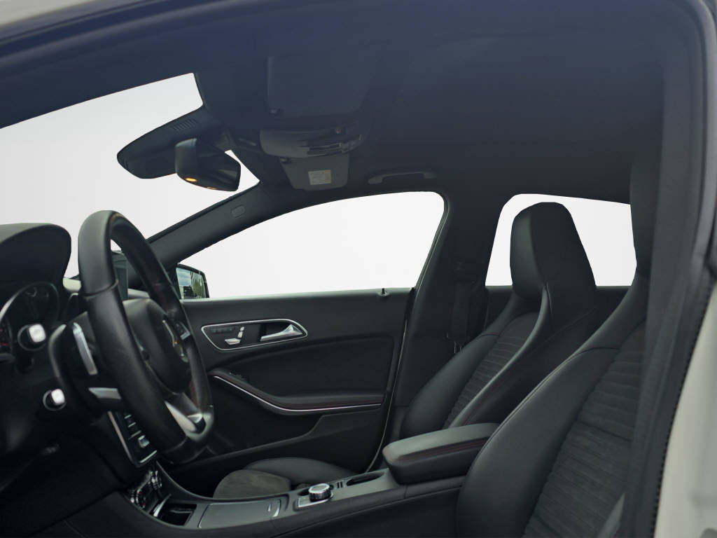 MERCEDES-BENZ CLA 200 d Shooting Brake-image-16