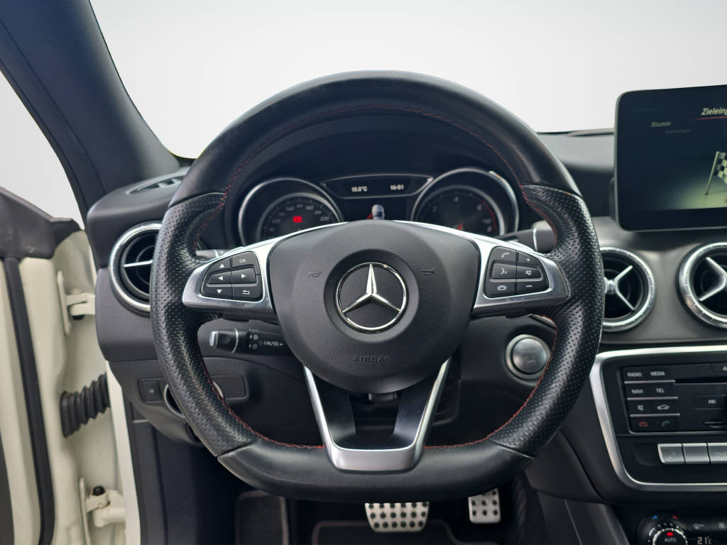 MERCEDES-BENZ CLA 200 d Shooting Brake-image-9