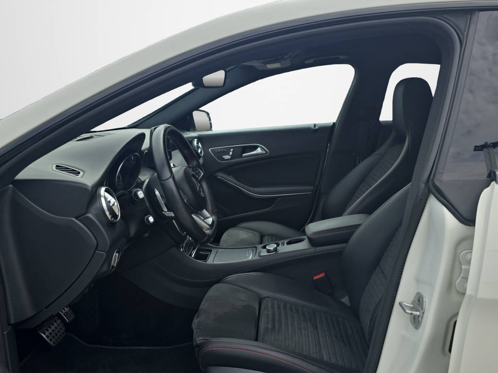MERCEDES-BENZ CLA 200 d Shooting Brake-image-8