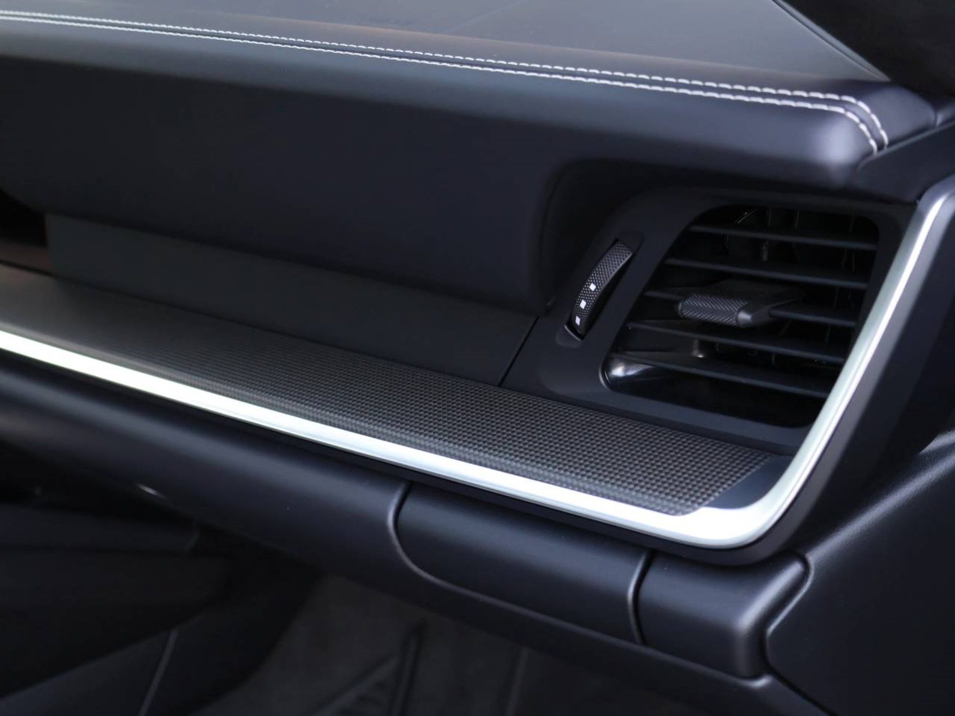 PORSCHE 911 Turbo S-image-22