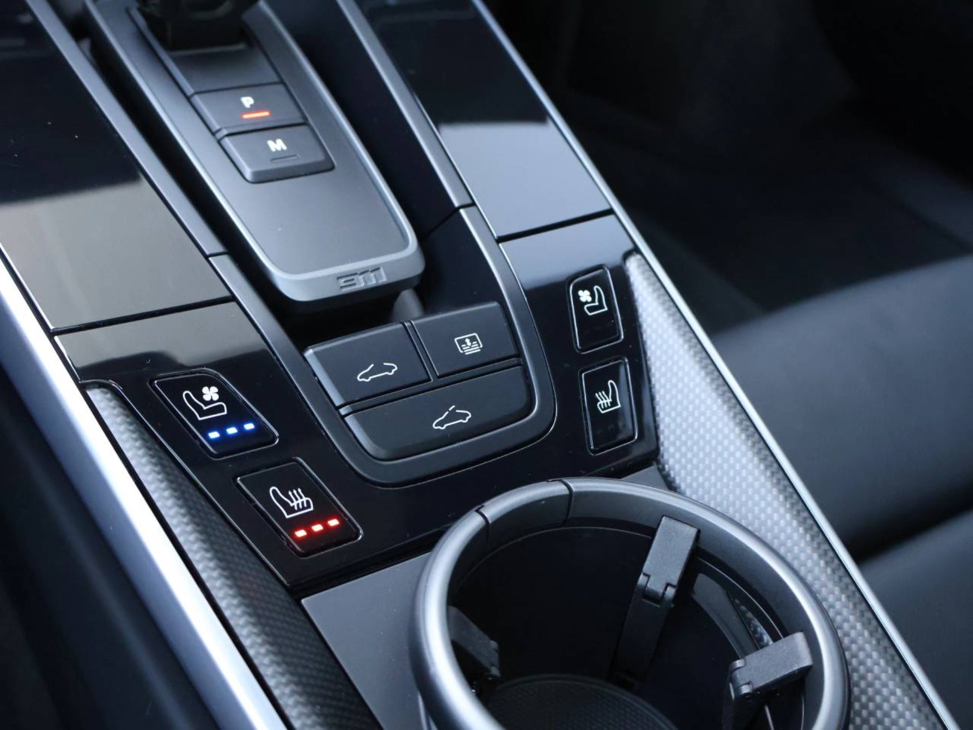 PORSCHE 911 Turbo S-image-16